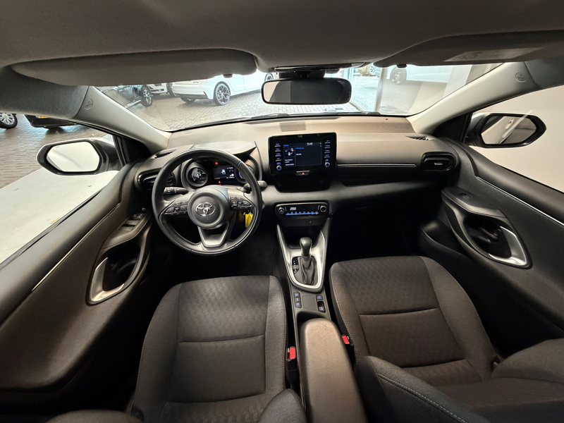 Toyota Yaris 1.5 Hybrid 115 | CLIMA | CAR PLAY | LED | CAMERA | — photo 11