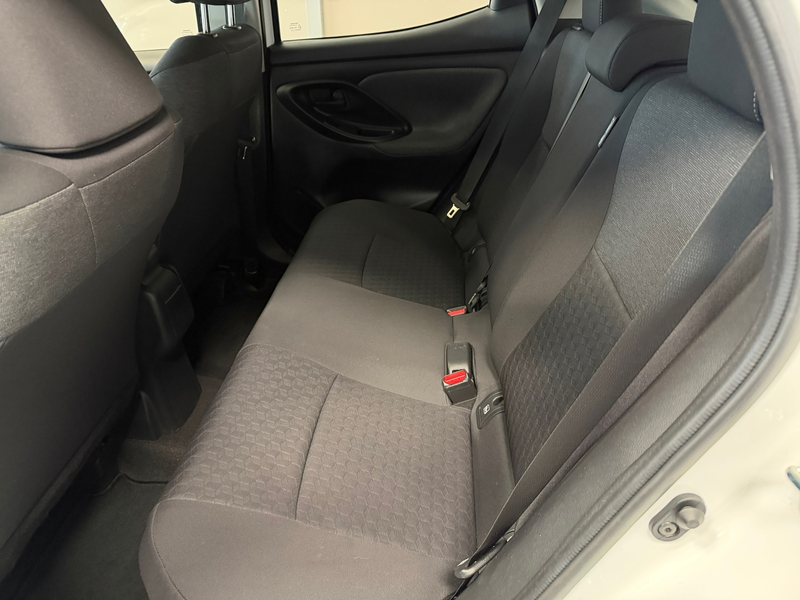 Toyota Yaris 1.5 Hybrid 115 | CLIMA | CAR PLAY | LED | CAMERA | — photo 10
