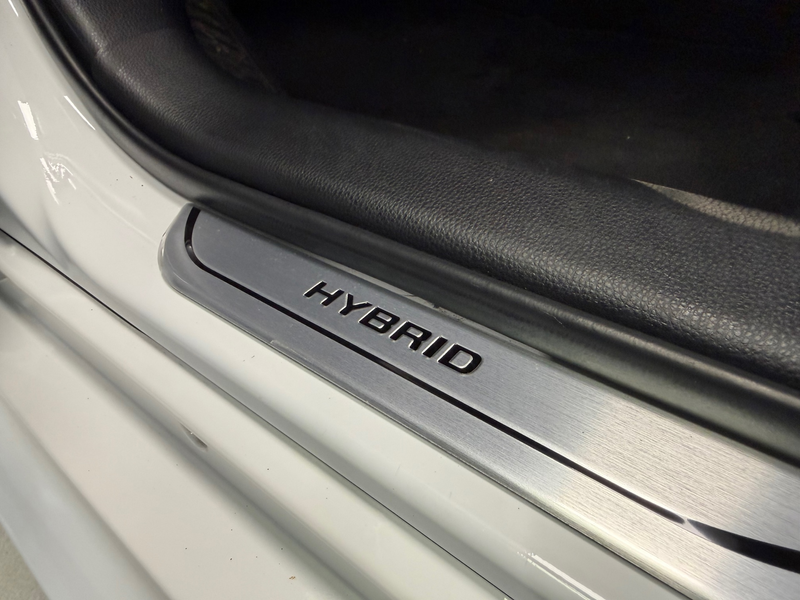 Toyota Yaris 1.5 Hybrid 115 | CLIMA | CAR PLAY | LED | CAMERA | — photo 16
