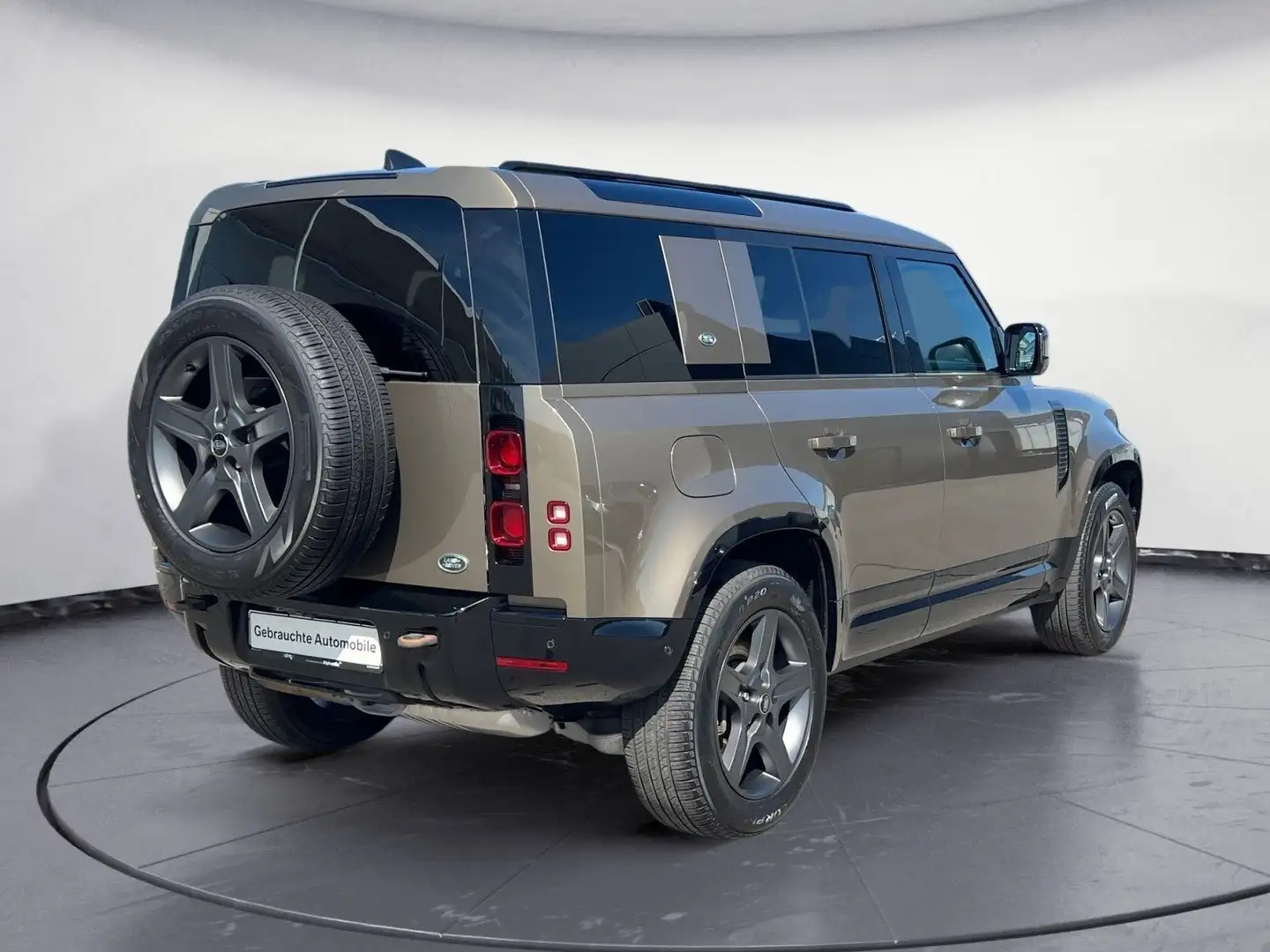 Land Rover Defender D300 X-Dynamic SE 110 Black Pack Pano A Brun - 2