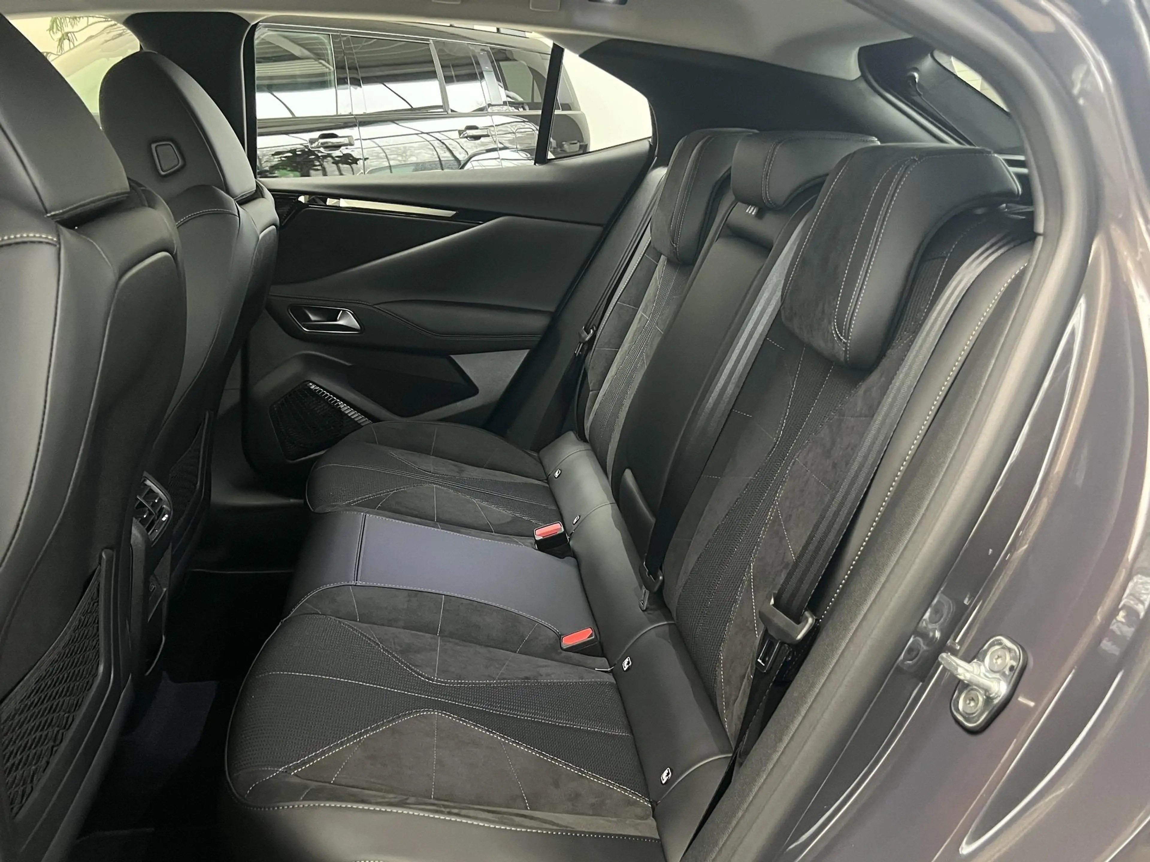 DS Automobiles DS 4 DS4 1.2 Mild-Hybrid 136 Édition France RFK|AHK — photo 14
