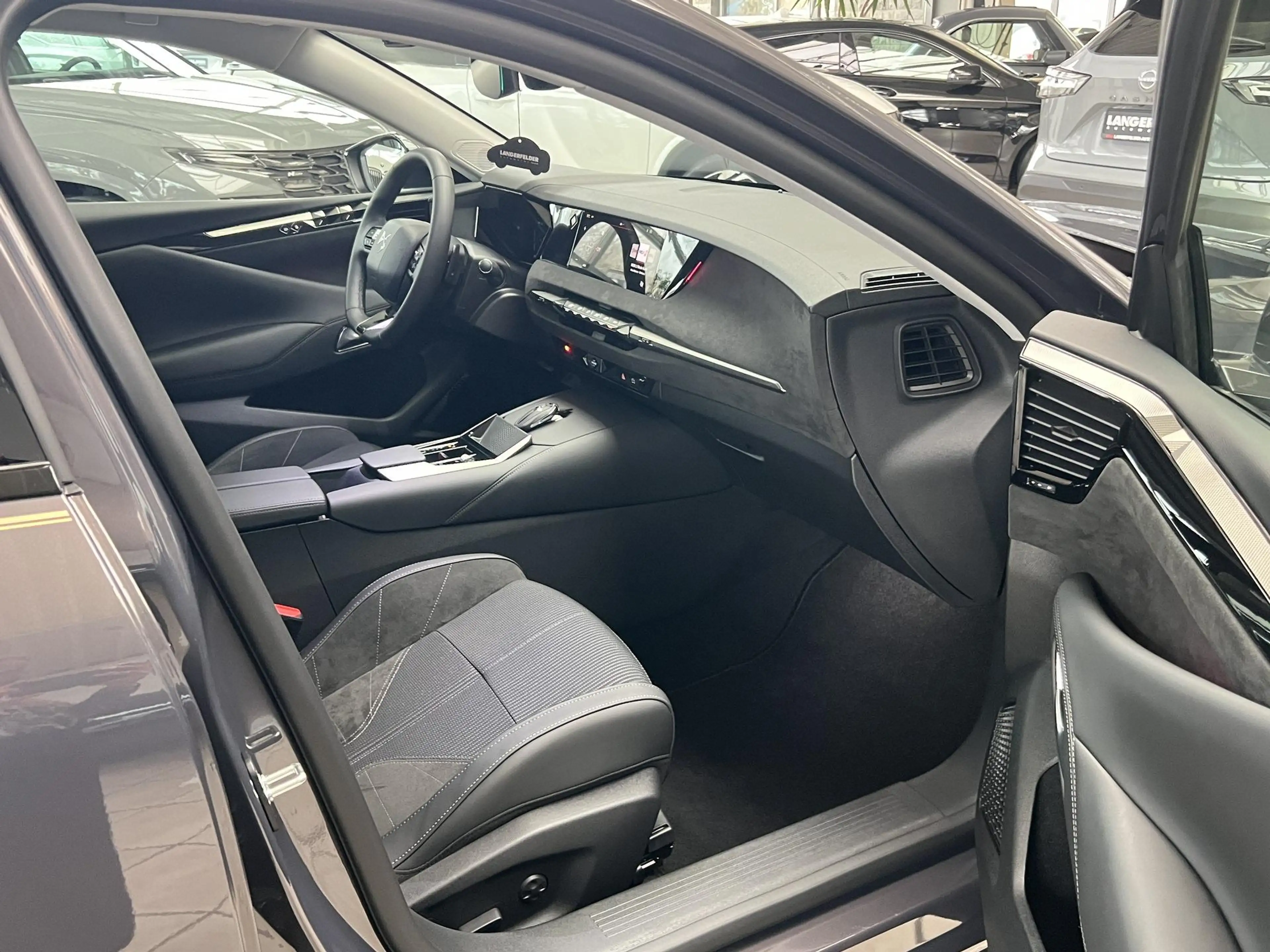 DS Automobiles DS 4 DS4 1.2 Mild-Hybrid 136 Édition France RFK|AHK — photo 15
