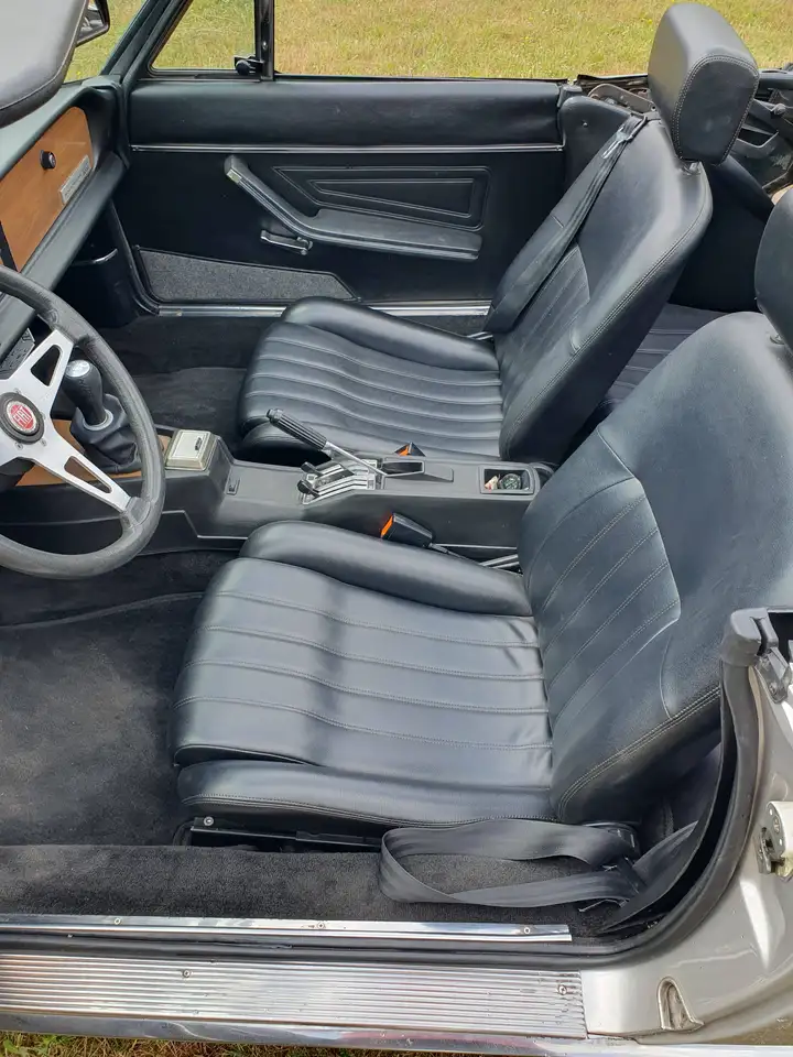 Fiat 124 Spider Pininfarina Spider 2000, foto 7