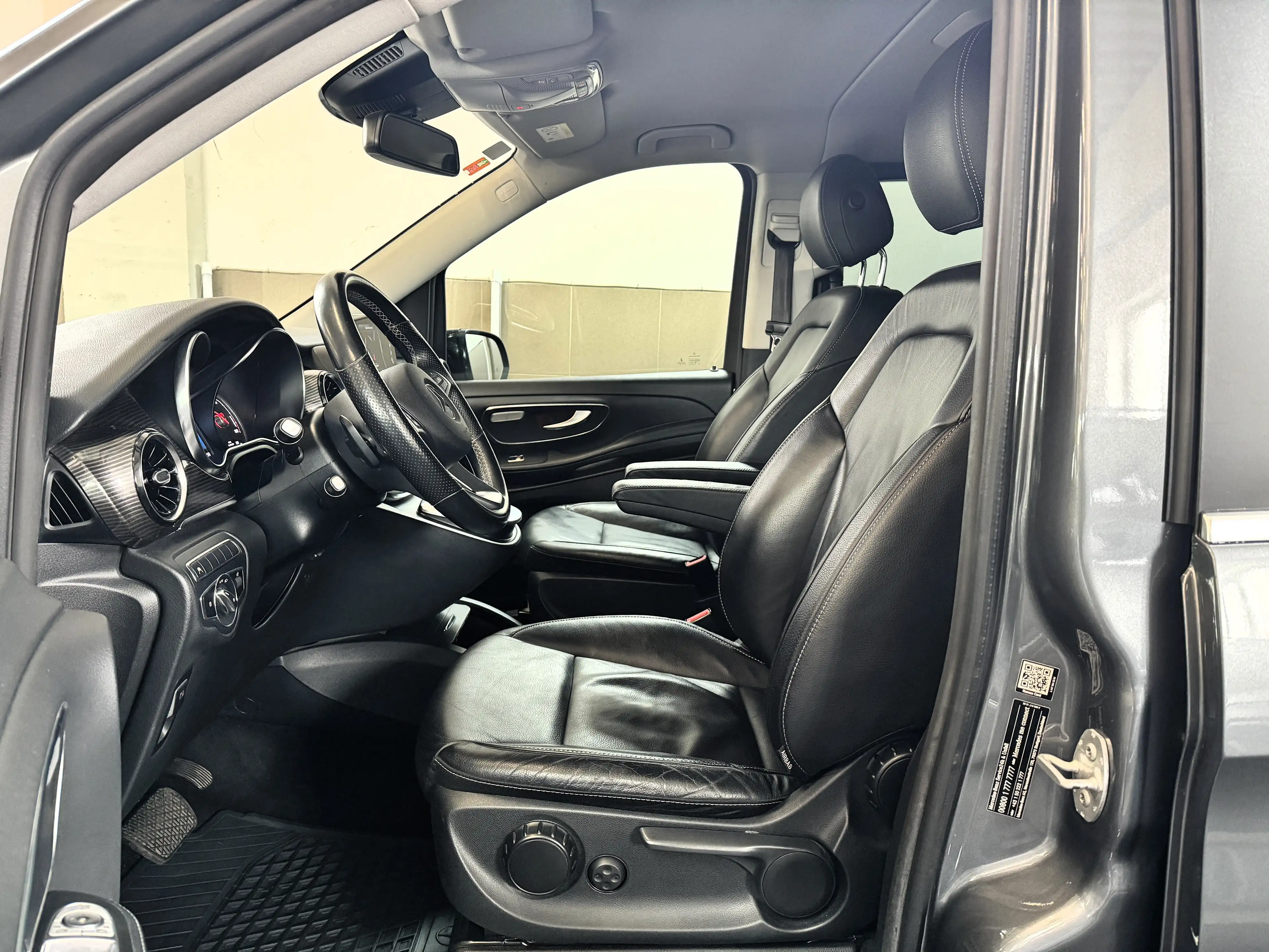 Mercedes-Benz EQV 300 Lang Avantgarde 1.Besitz/8-Sitzer/LED/Kamera/Leder — photo 13