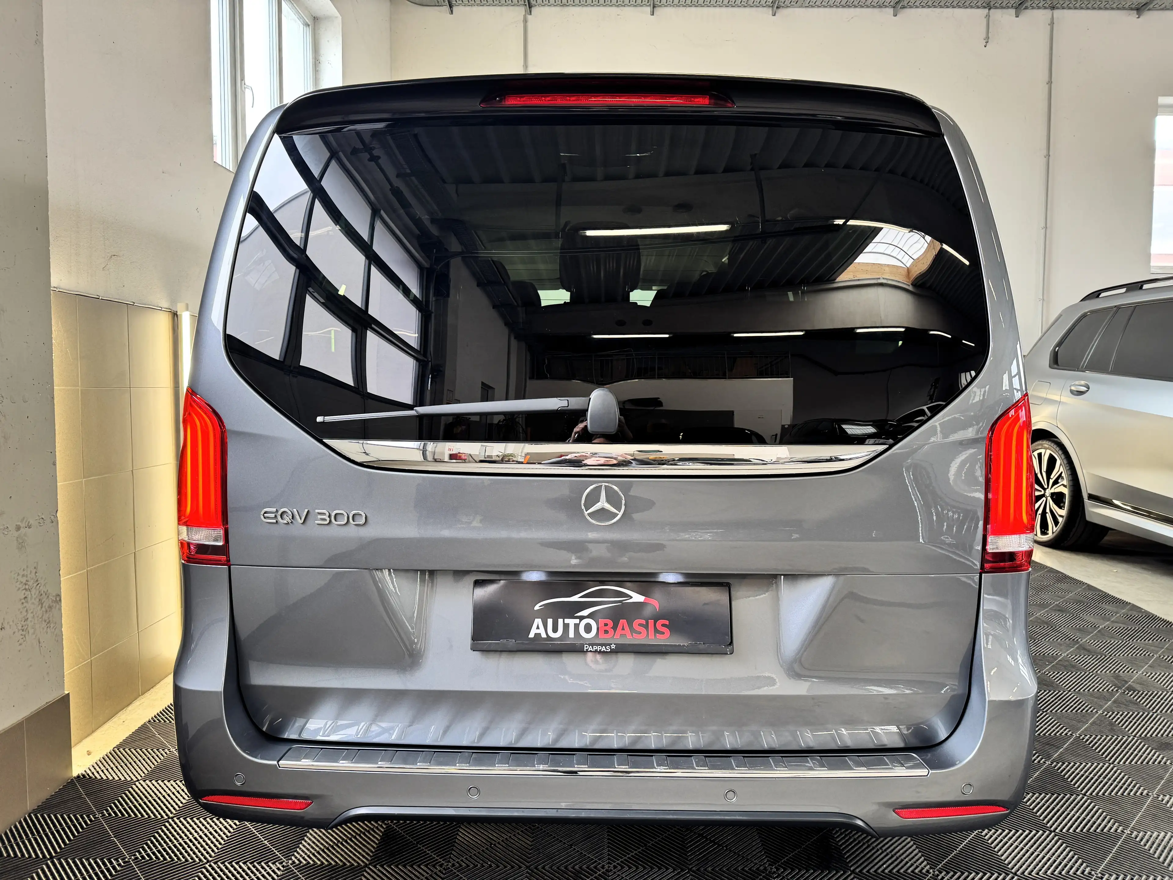 Mercedes-Benz EQV 300 Lang Avantgarde 1.Besitz/8-Sitzer/LED/Kamera/Leder — photo 9