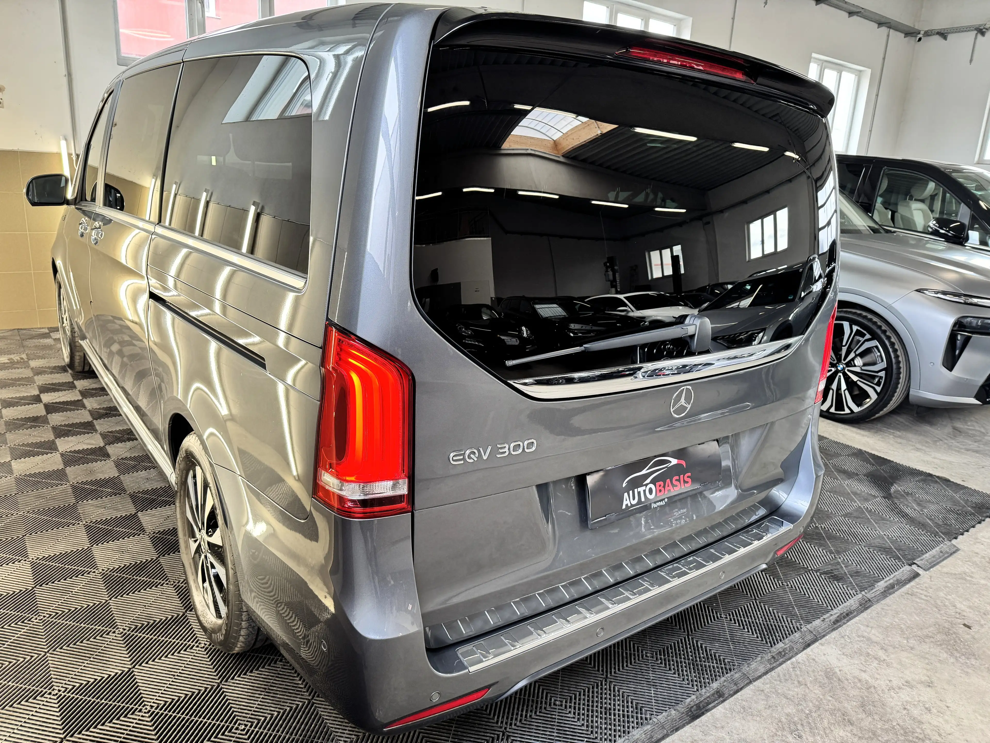Mercedes-Benz EQV 300 Lang Avantgarde 1.Besitz/8-Sitzer/LED/Kamera/Leder — photo 10