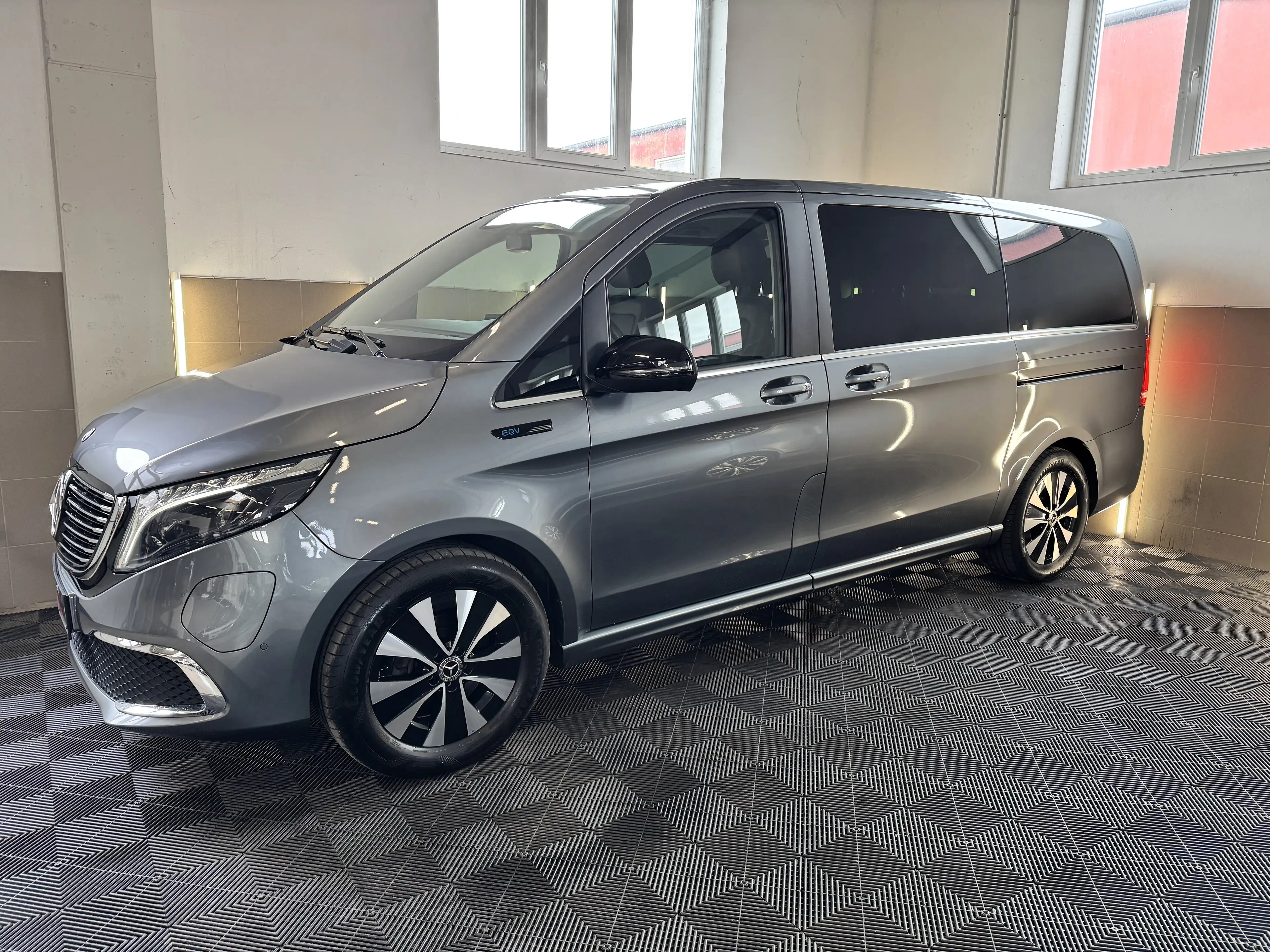 Mercedes-Benz EQV 300 Lang Avantgarde 1.Besitz/8-Sitzer/LED/Kamera/Leder — photo 2