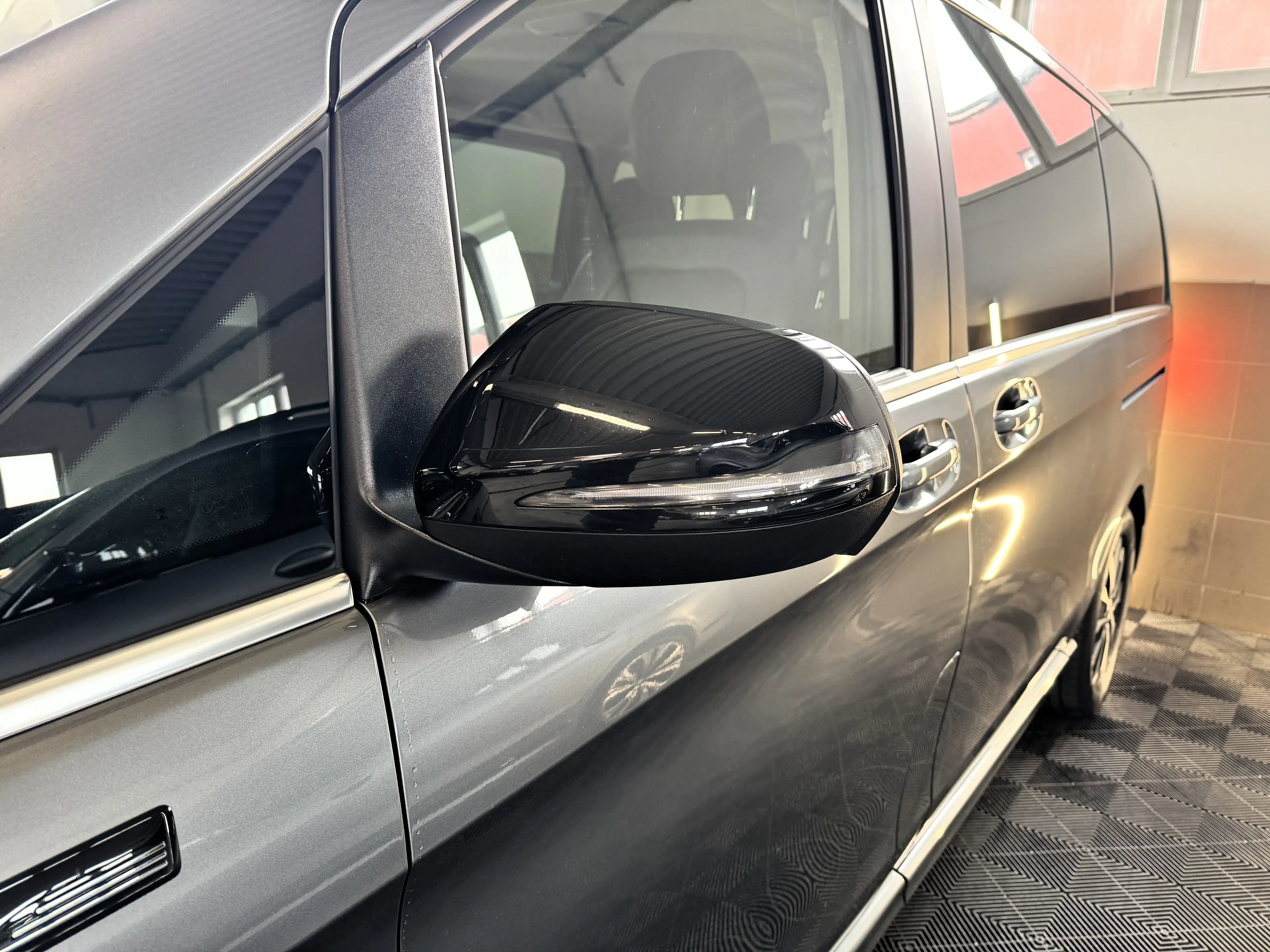 Mercedes-Benz EQV 300 Lang Avantgarde 1.Besitz/8-Sitzer/LED/Kamera/Leder — photo 4