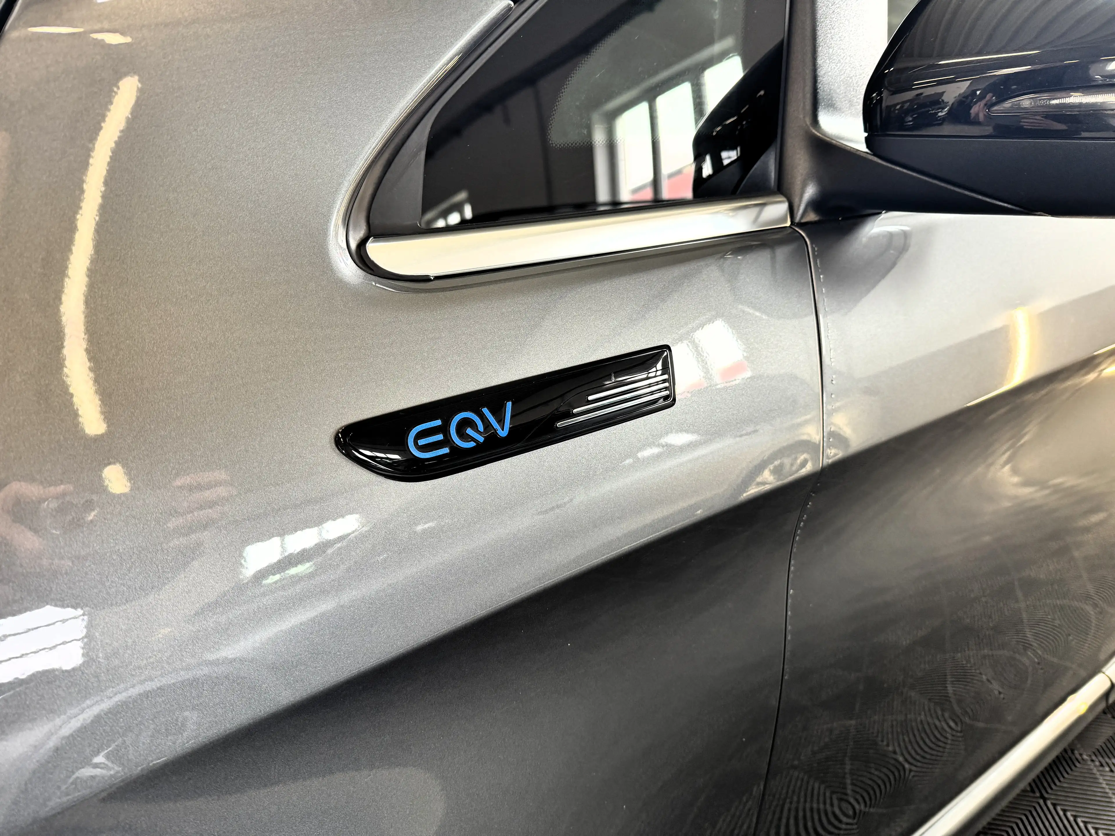 Mercedes-Benz EQV 300 Lang Avantgarde 1.Besitz/8-Sitzer/LED/Kamera/Leder — photo 3