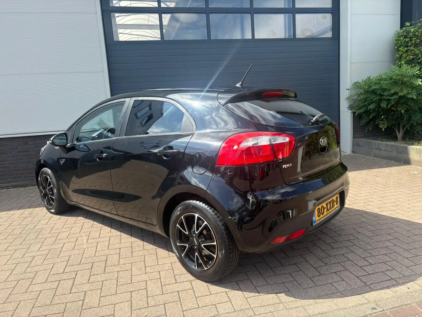 Kia Rio 1.2 CVVT Plus Pack/2e eigenaar/Airco/AUX/LED/Elek- Noir - 2