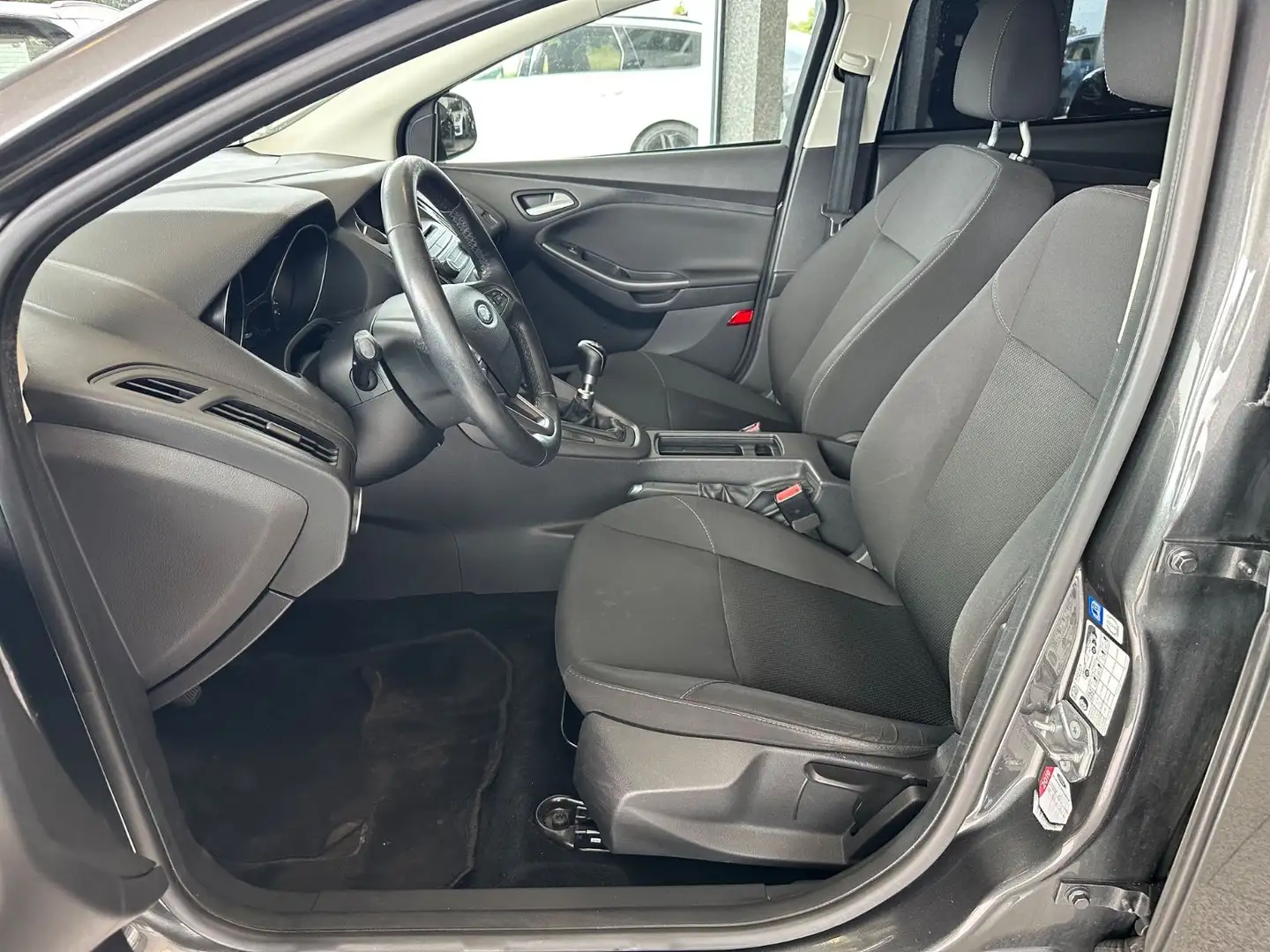 Ford Focus Lim. Trend 1.0 Bluetooth Klima Grau - 2