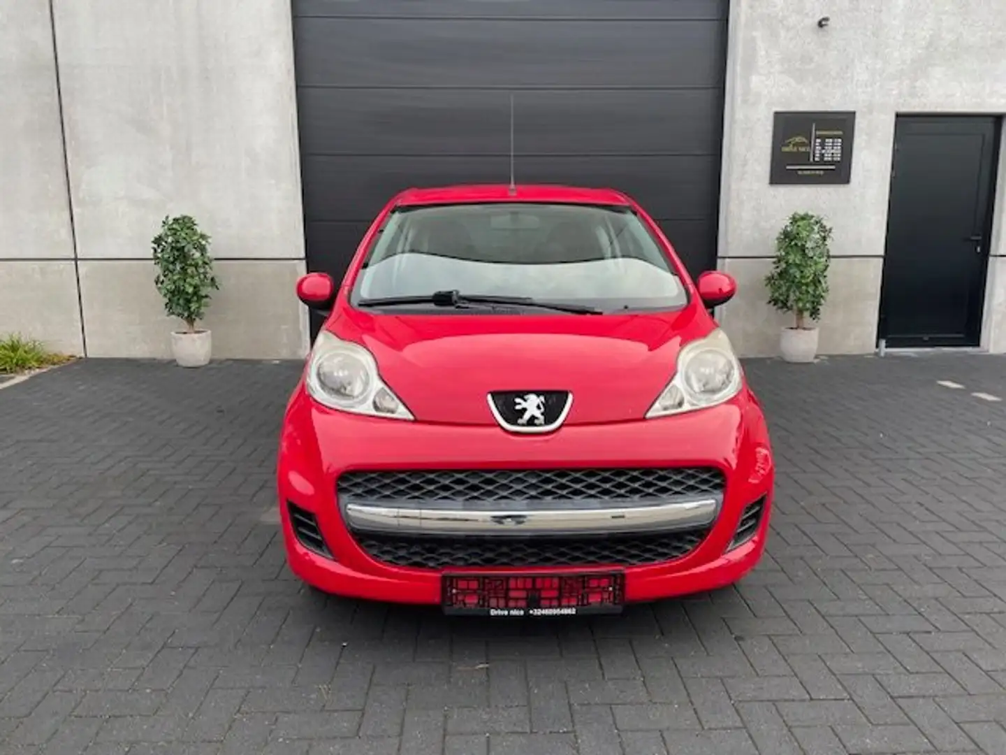 Peugeot 107 107 1.0I, airco, elektrische ramen, afn. trekhaak Rood - 2