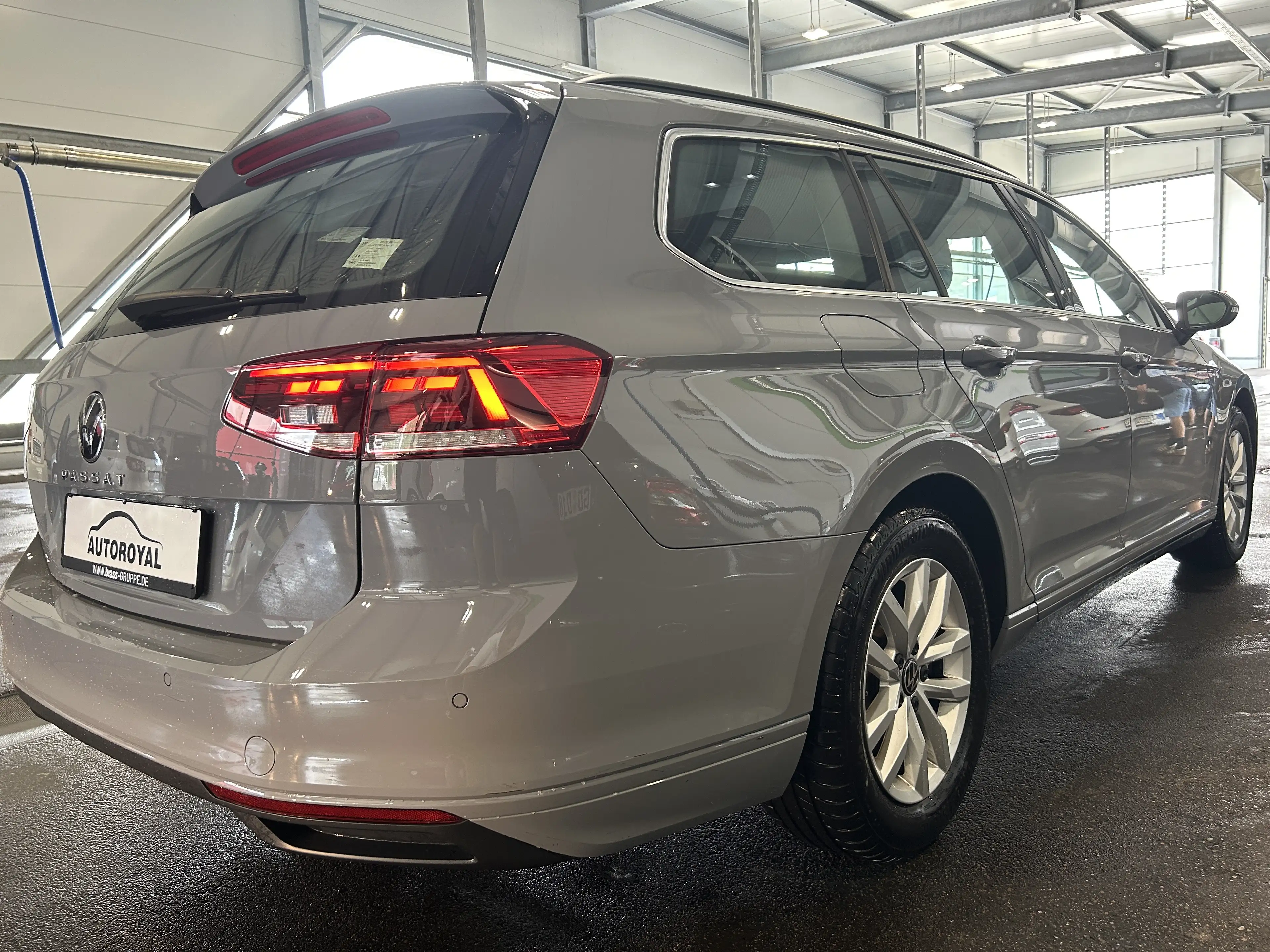 Volkswagen Passat Variant Business — photo 4