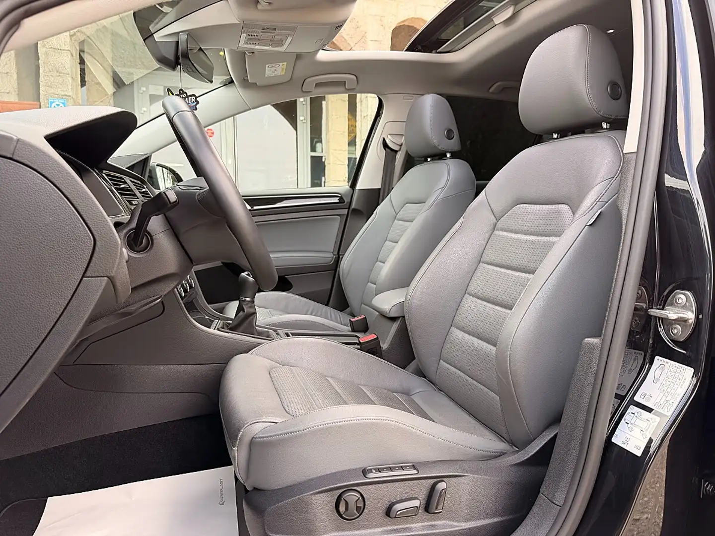 Volkswagen Golf 7 Highline 2,0 TDI 4Motion/*R-LOOK*/PANO/ACC/TW... Schwarz - 2