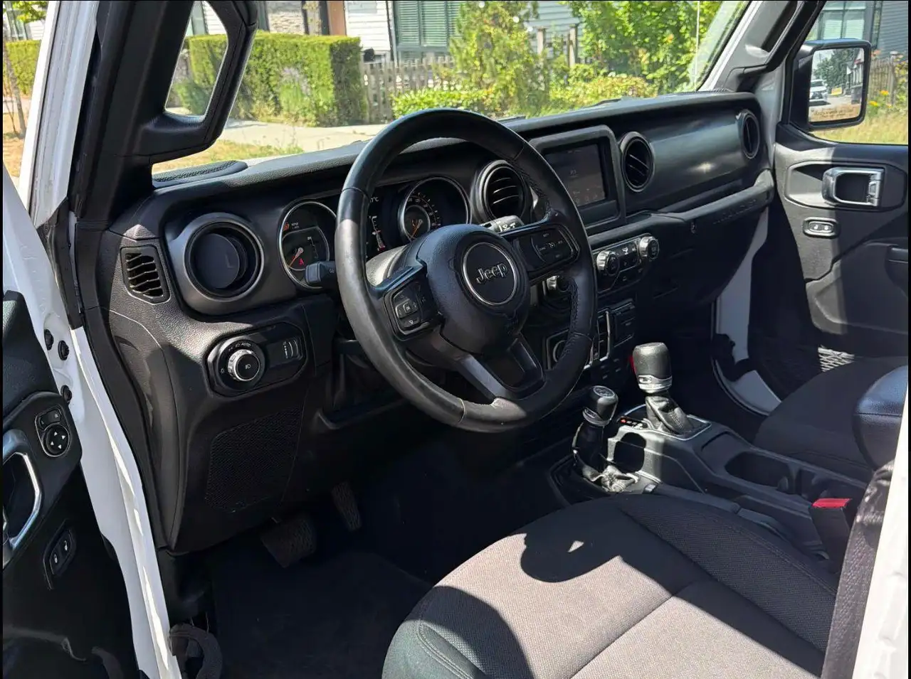 Jeep Wrangler снимка Jeep Wrangler
