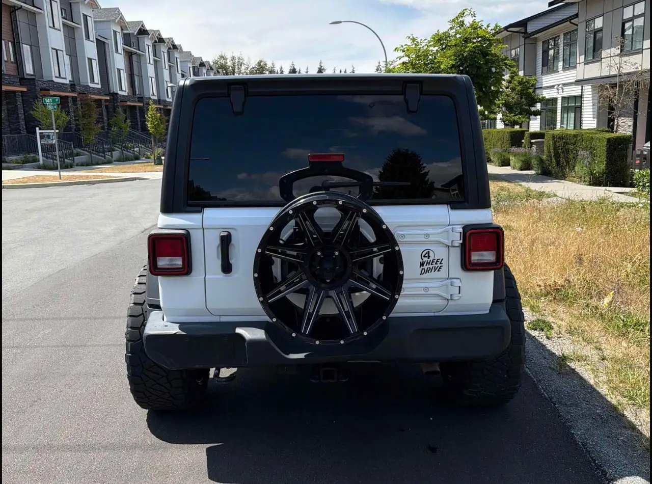 Jeep Wrangler снимка Jeep Wrangler