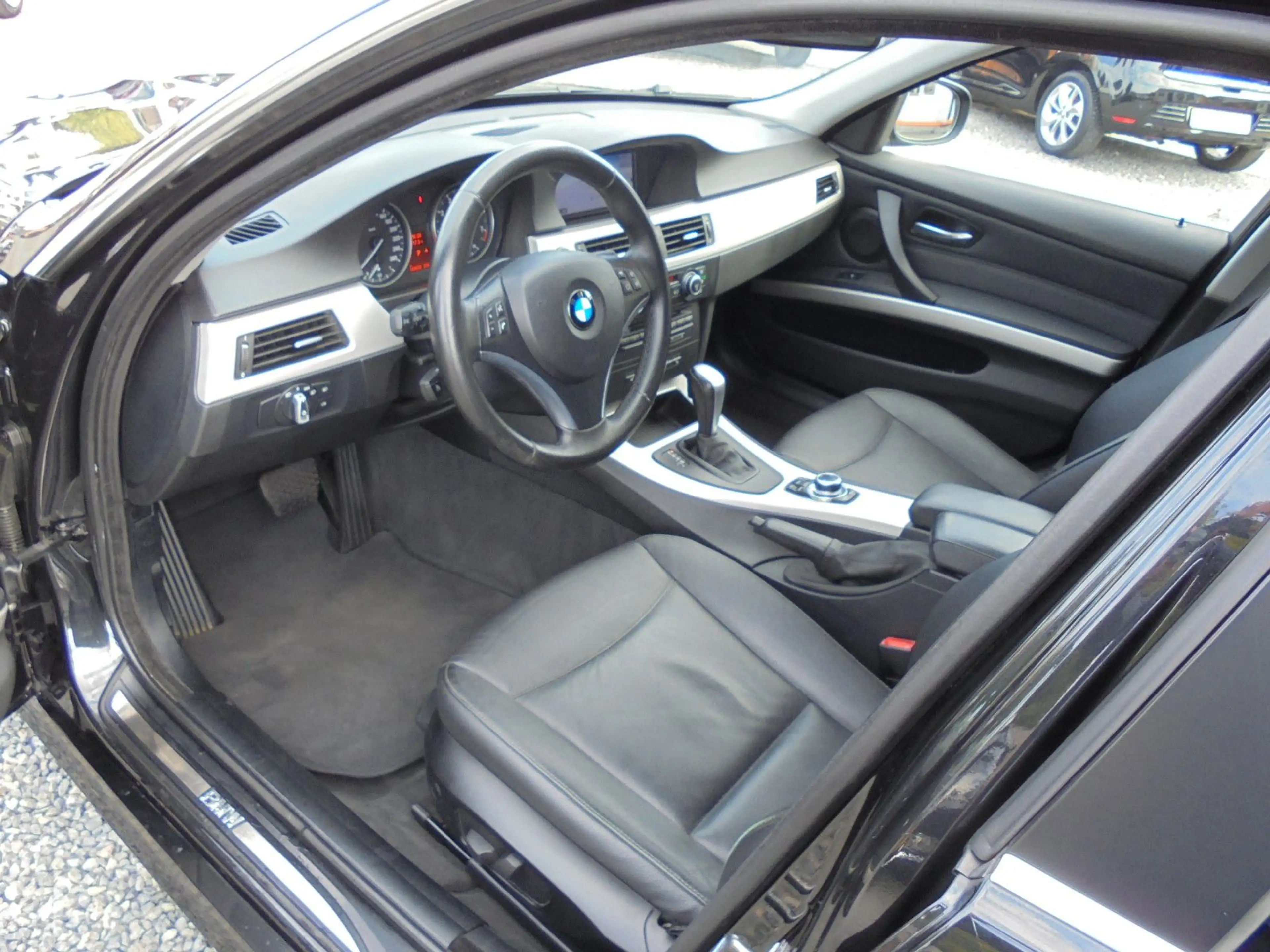 BMW 325 Kombi 325i Autom*Xenon*Leder*Navi*EPH*Sitzh*Blue — photo 11