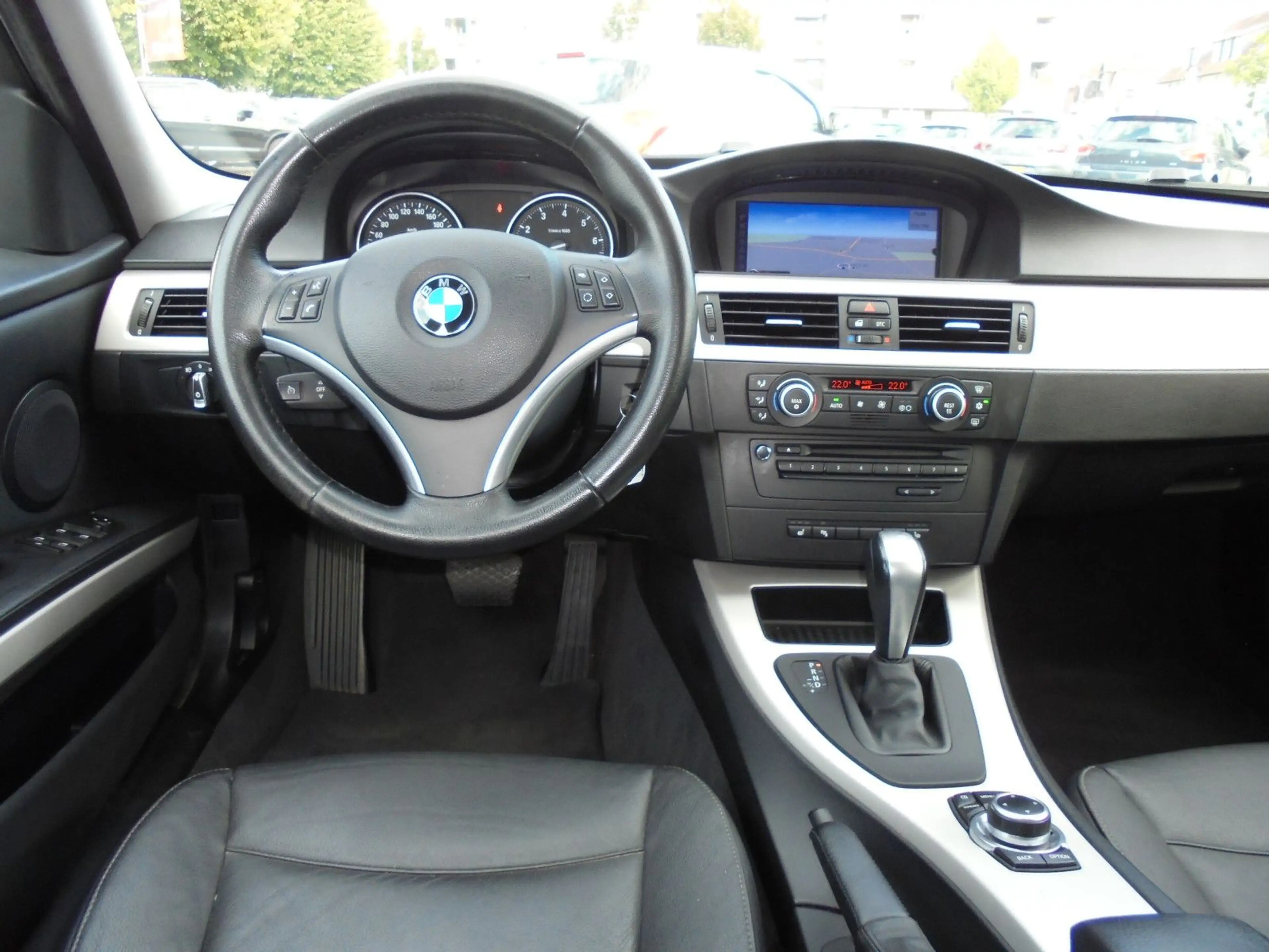 BMW 325 Kombi 325i Autom*Xenon*Leder*Navi*EPH*Sitzh*Blue — photo 14