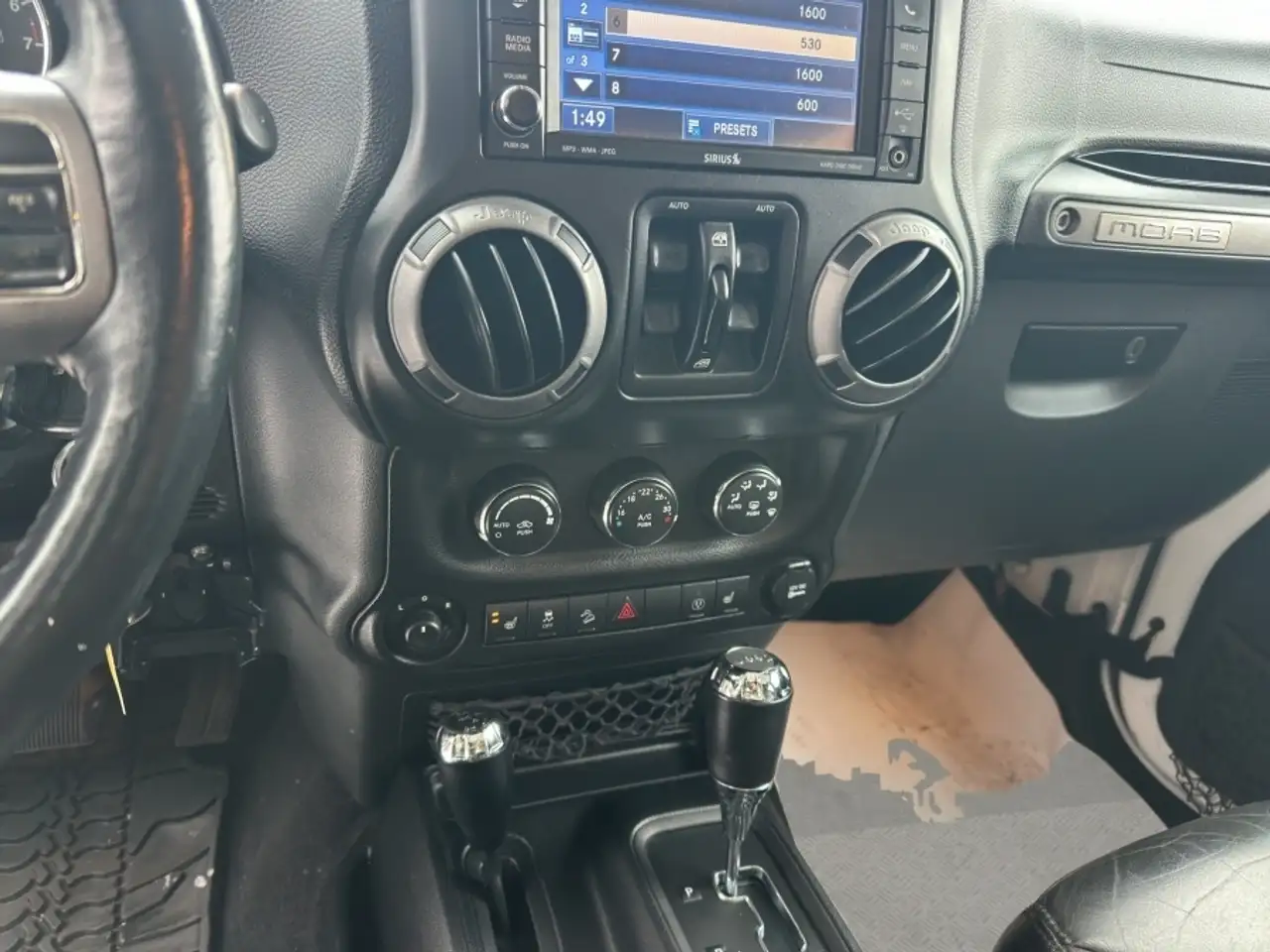 Jeep Wrangler снимка Jeep Wrangler