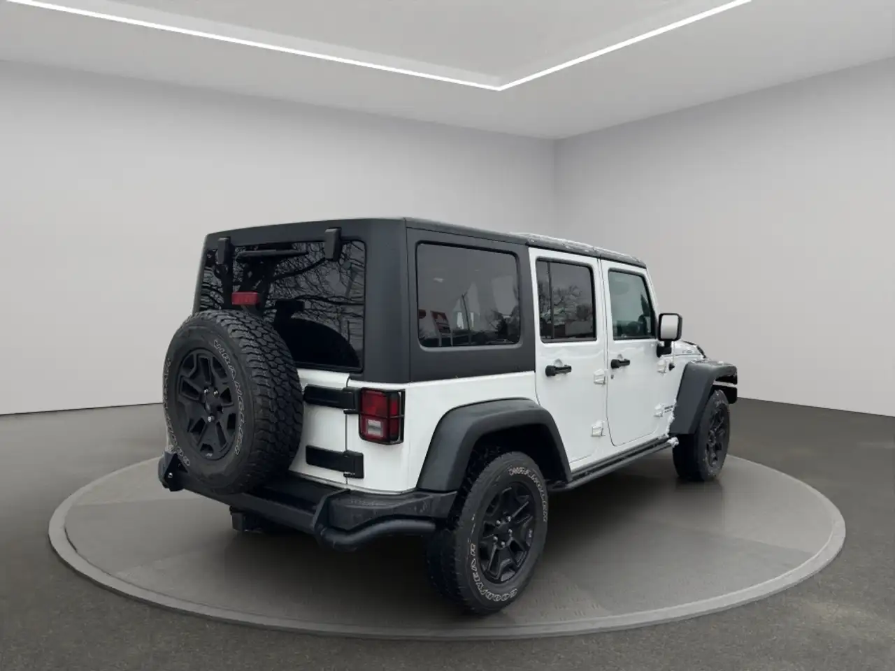 Jeep Wrangler снимка Jeep Wrangler