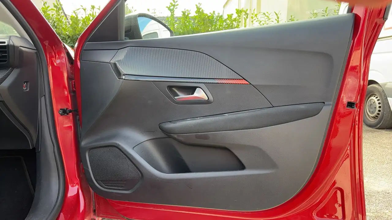 Peugeot 208 208 — photo 22