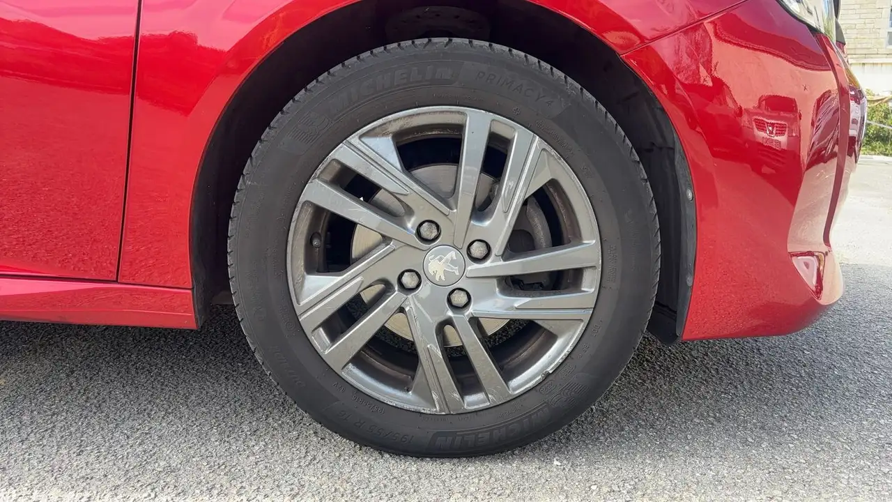 Peugeot 208 208 — photo 17