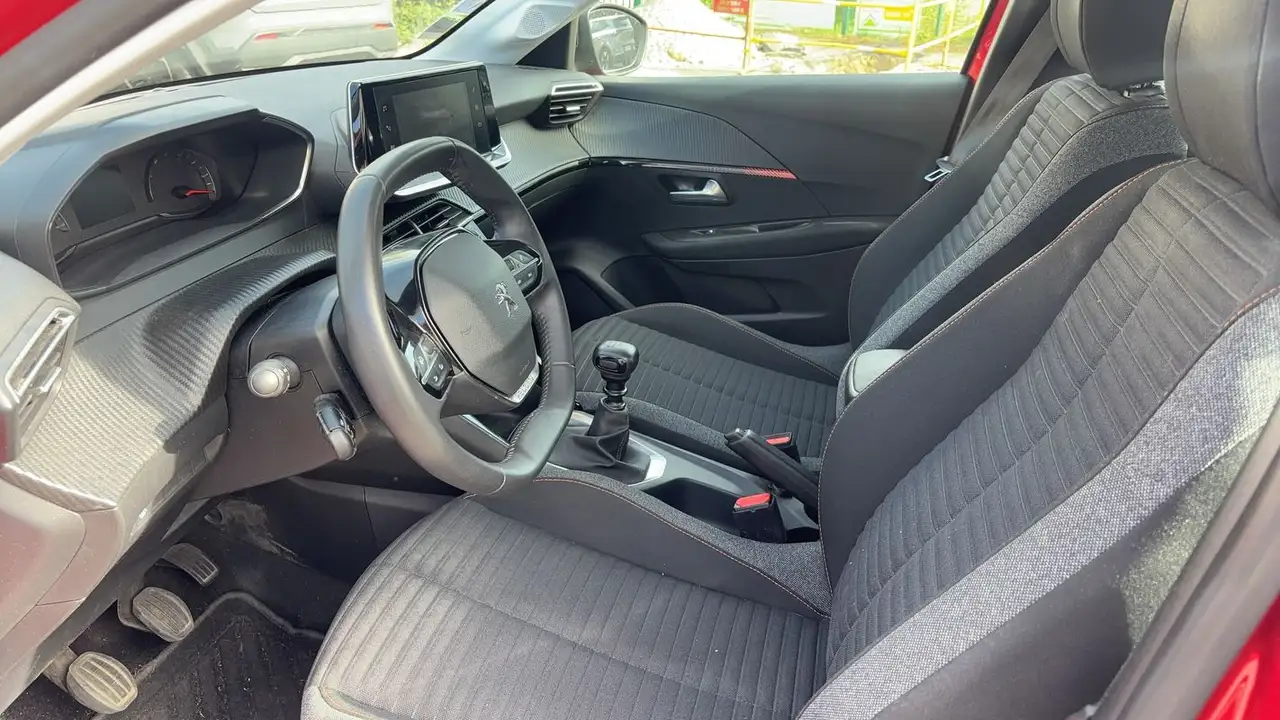 Peugeot 208 208 — photo 25