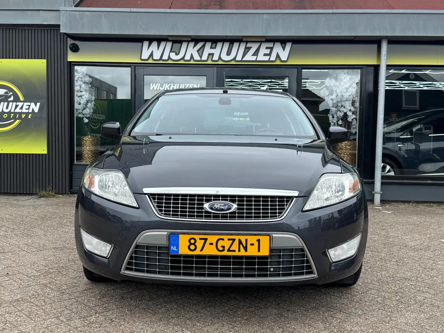 Ford Mondeo 1.6-16V Titanium met Navigatie !!! Climate !!! Cru Grijs - 2