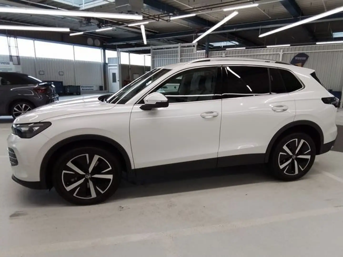 Volkswagen Tiguan ELEGANCE 2.0TDI 150PS DSG ACC.5J-G.AHK.STHZG.AREA- Bianco - 2