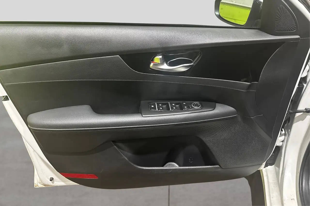 Kia Forte снимка Kia Forte
