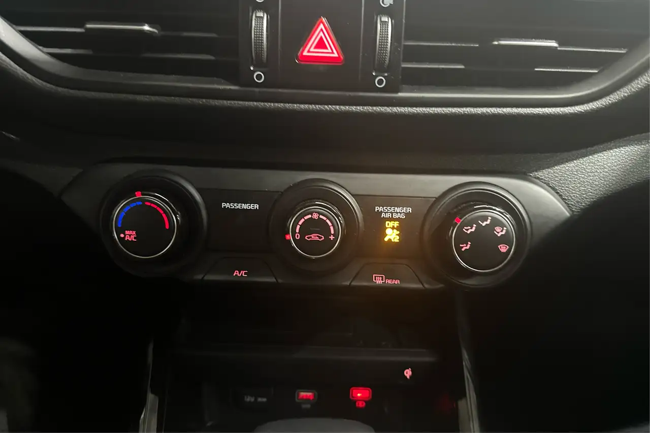 Kia Forte снимка Kia Forte