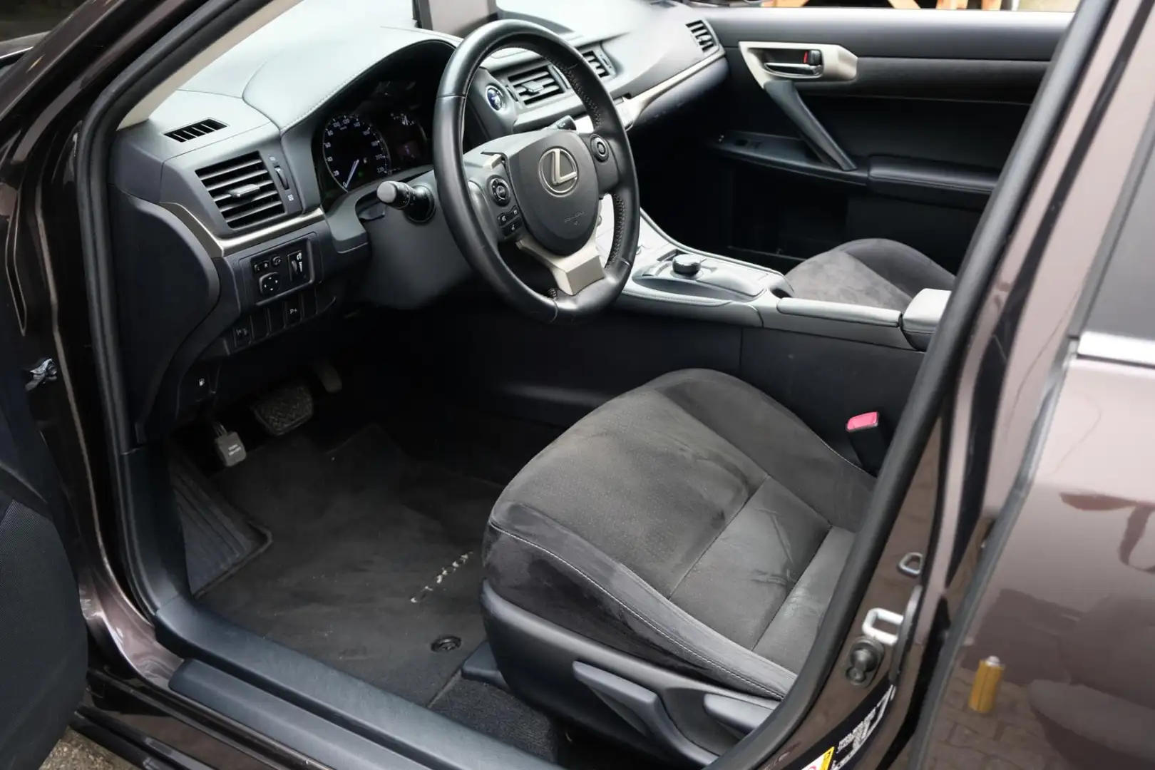 Lexus CT 200h *119dkm* Automaat/Navi/Bluetooth/All-Season Brun - 2