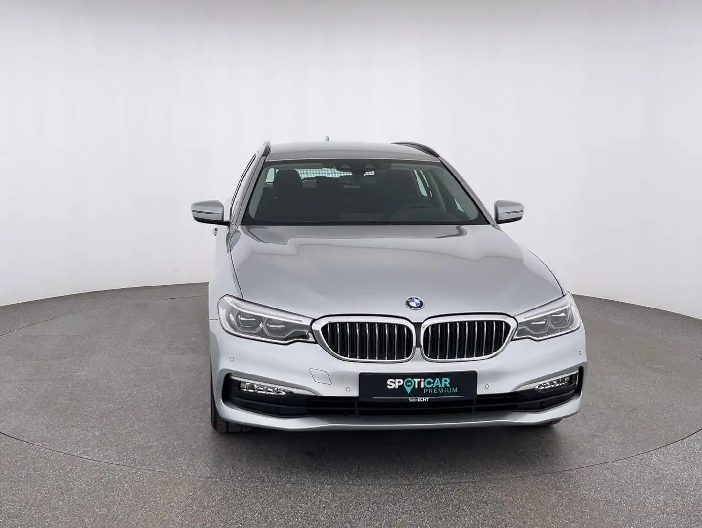 BMW 520 d 2.0*NAVI*SHZ*RFK*uvm Plateado - 2