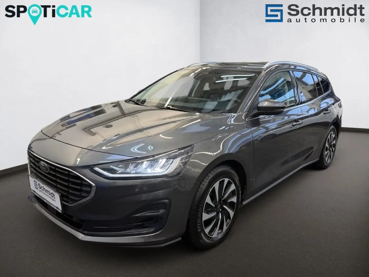 Ford Focus Turnier 1,5 EcoBlue Titanium Aut. Grau - 1
