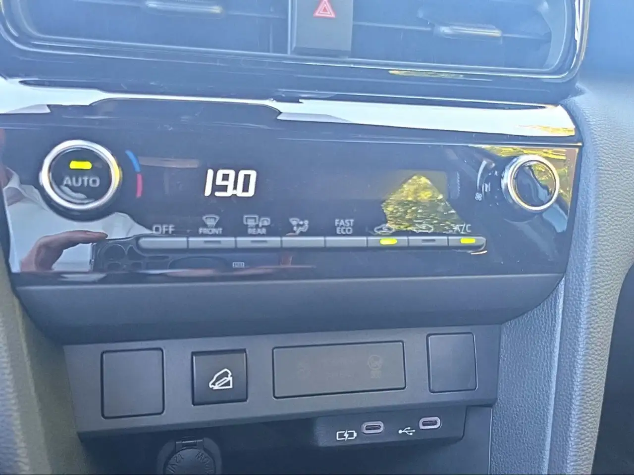 Toyota Yaris Cross Teamplayer Temp LED Keyless Start Rückfahrkam. Spu, миниатюра 15