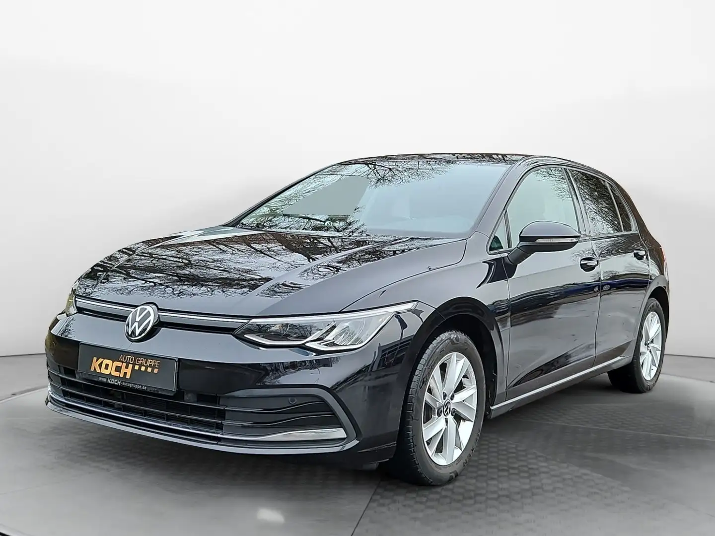 Volkswagen Golf VIII 1.5TSI Active LED Navi AHK Schwarz - 2