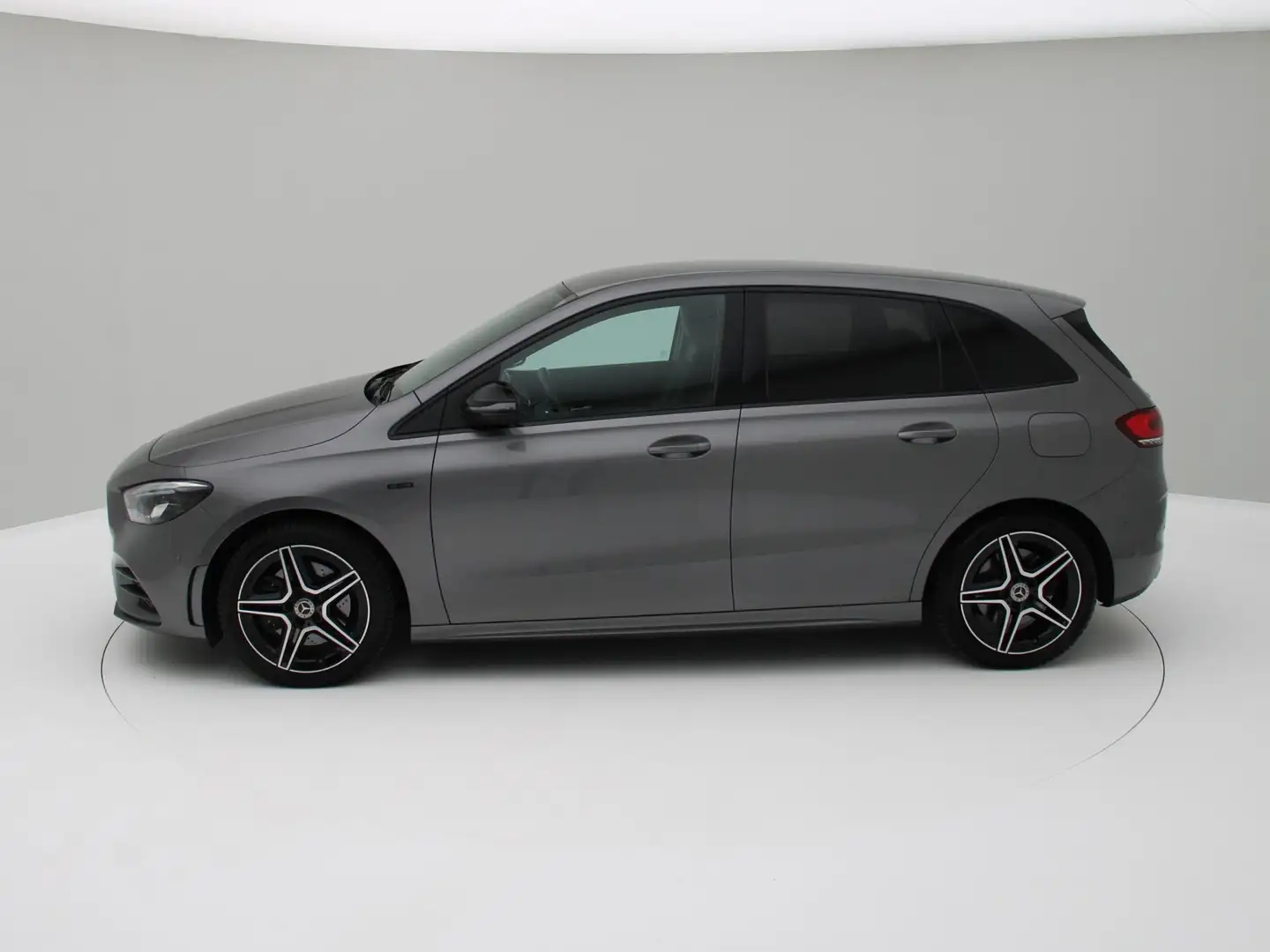 Mercedes-Benz B 250 250e AMG Dodehoekassistent, Camera, Sfeerverlichti Gris - 2