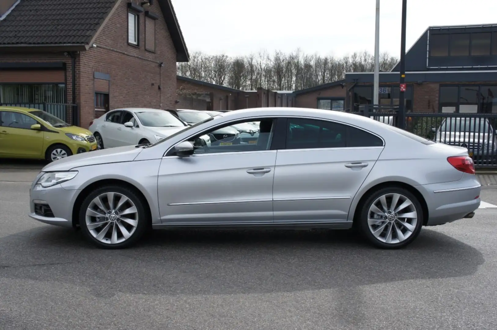 Volkswagen Passat CC 1.8 TSI 4P.  NAVI/CLIMA/PDC/CRUISE PERFECTE STA Gris - 2