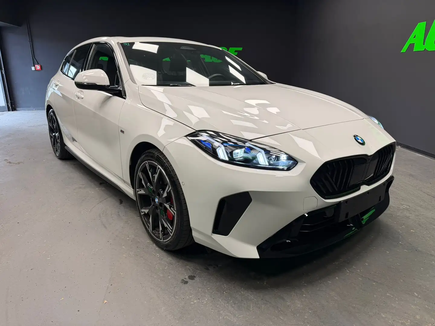 BMW 118 118d MSport Pro auto Blanc - 1