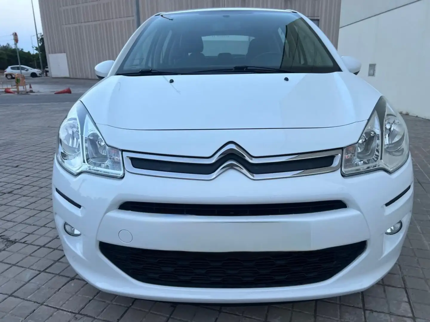 Citroen C3 1.2 PureTech Live 68 Wit - 1