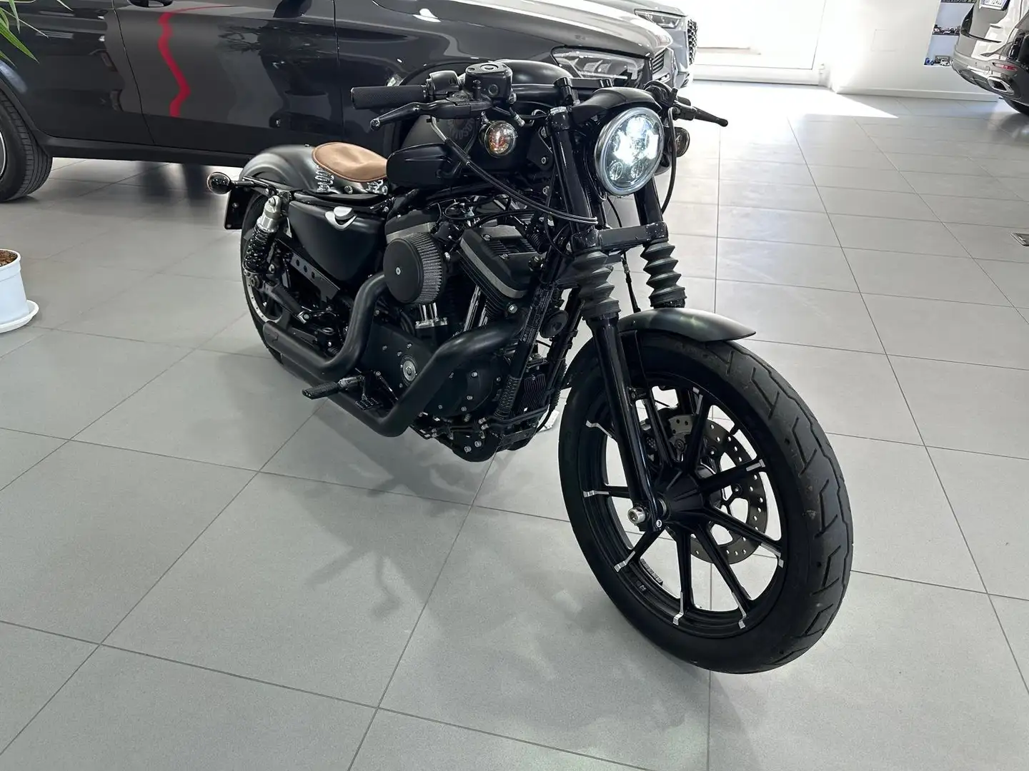 Harley-Davidson Iron 883 Noir - 2