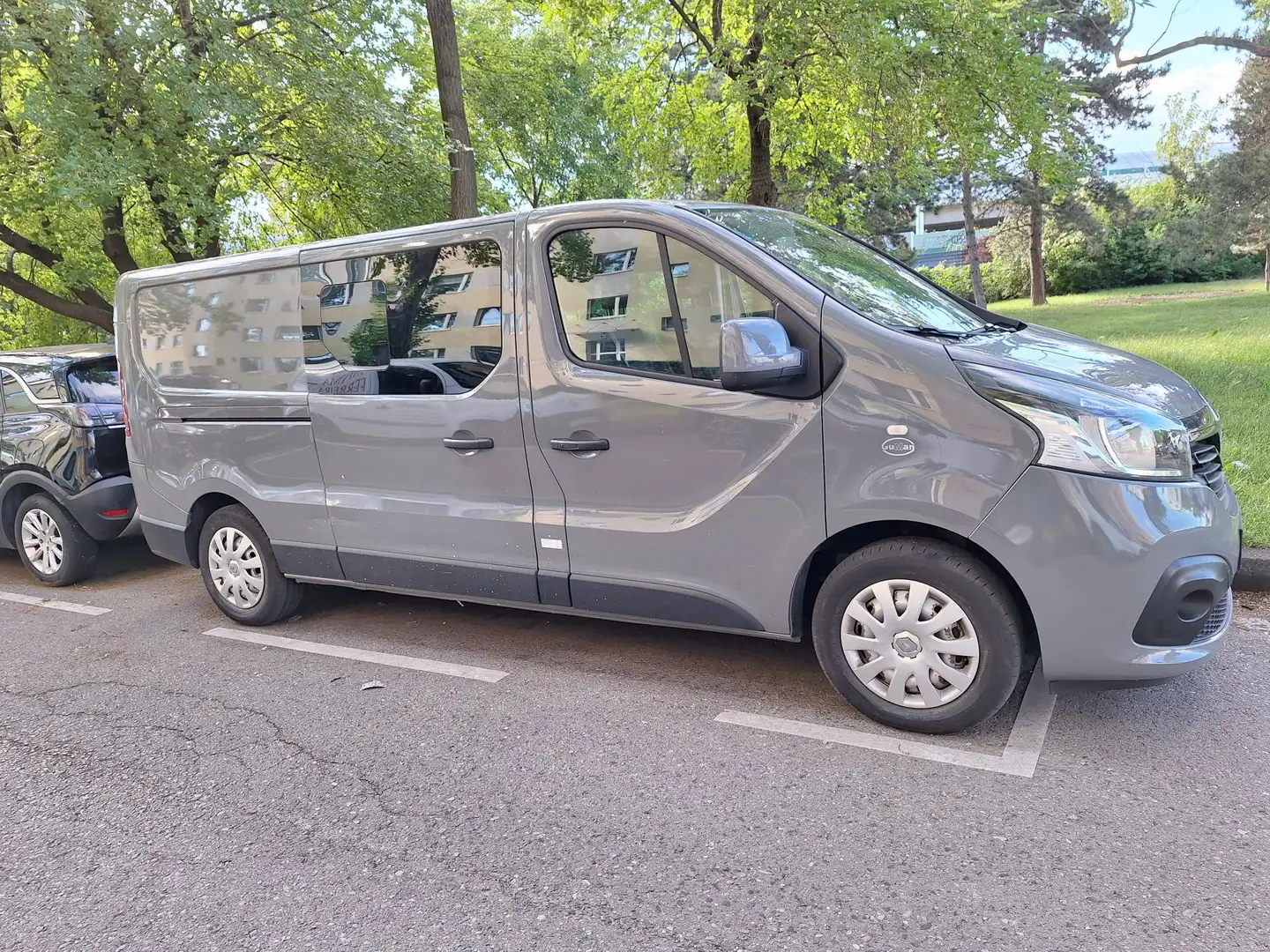 Renault Trafic Trafic Grand Passenger Dynamique Energy dCi 120 Twin-Turbo Dynamique Energy Grau - 2