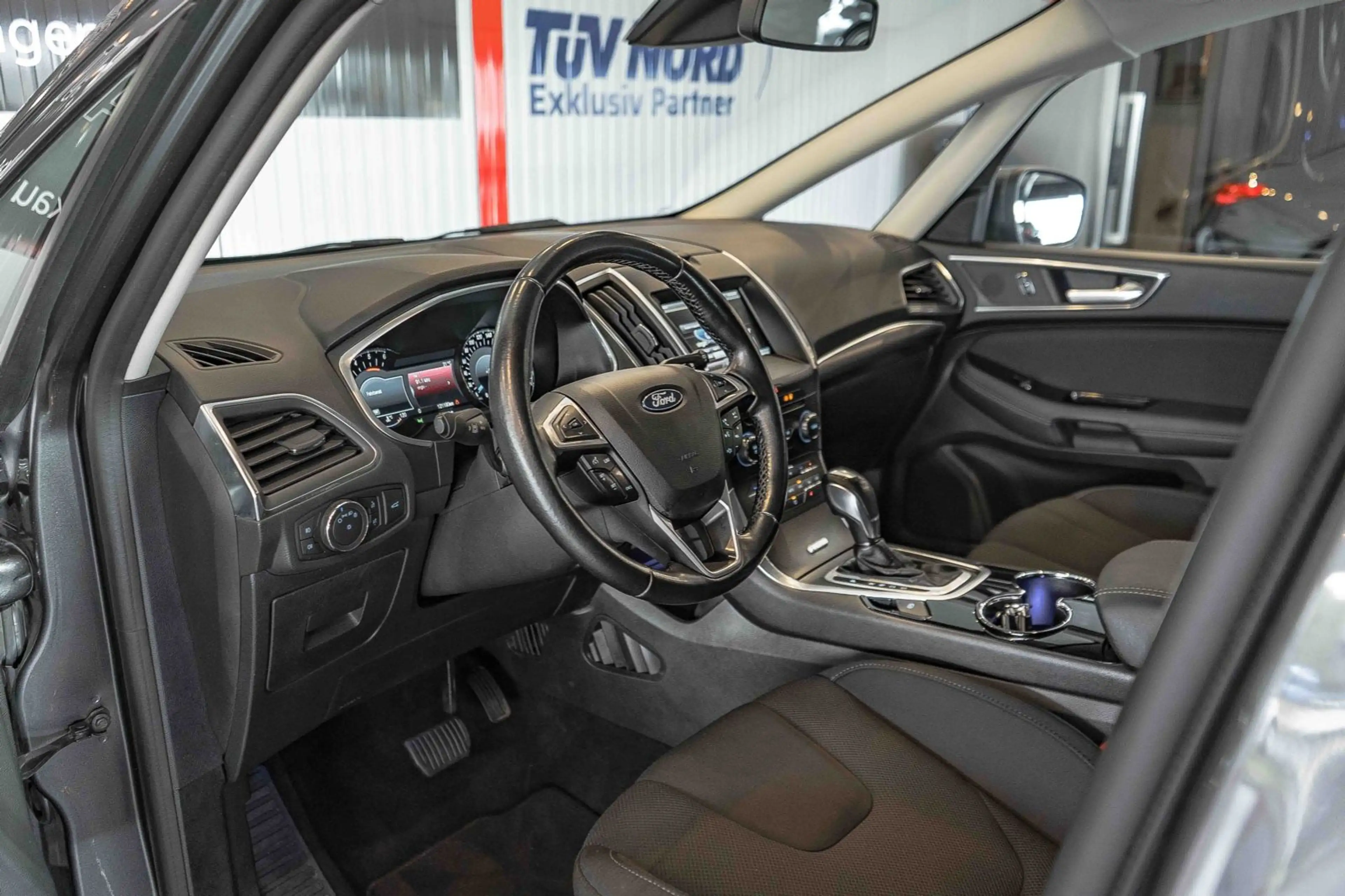 Ford S-Max S-MAX 2.0 TDCi Titanium Automatik AHK Navi LED — photo 11