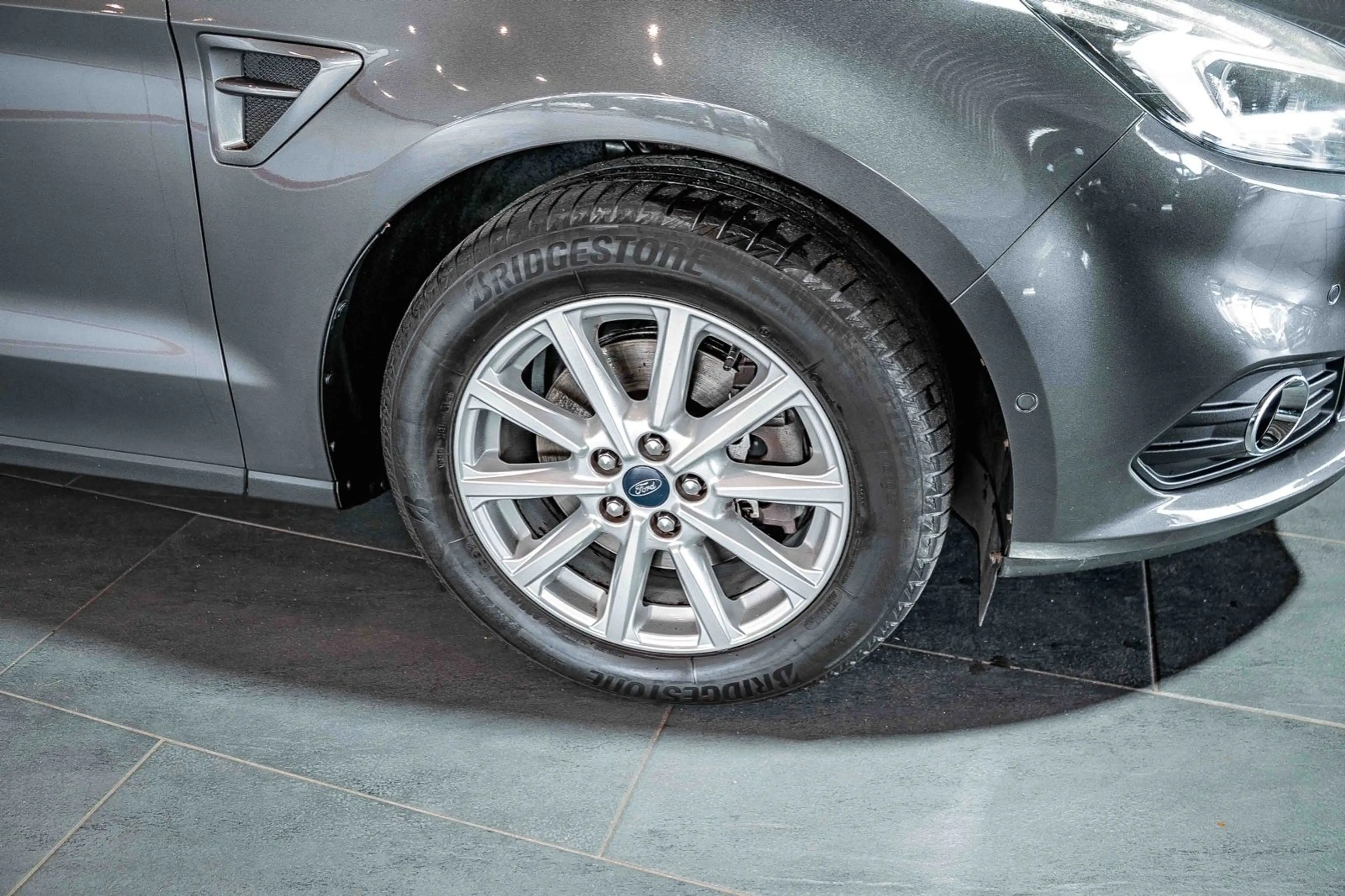 Ford S-Max S-MAX 2.0 TDCi Titanium Automatik AHK Navi LED — photo 4