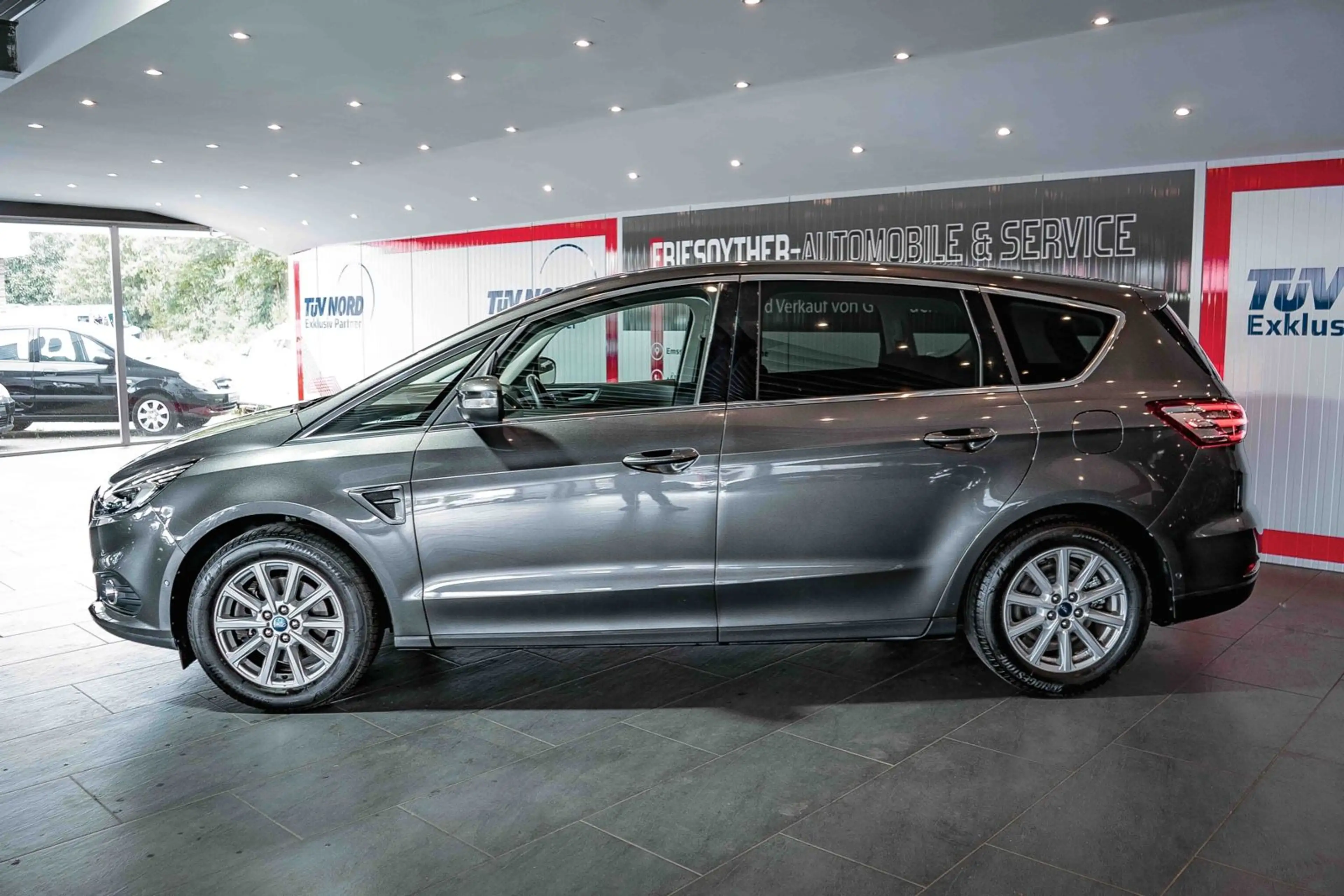 Ford S-Max S-MAX 2.0 TDCi Titanium Automatik AHK Navi LED — photo 7