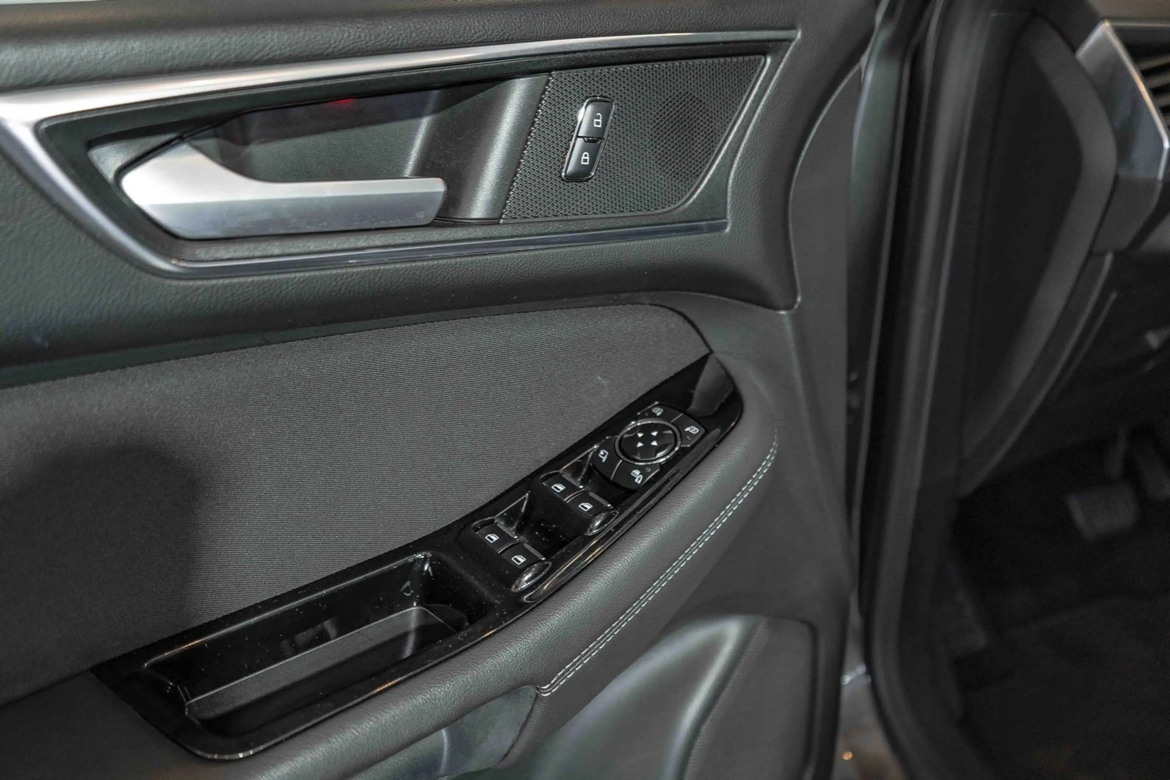 Ford S-Max S-MAX 2.0 TDCi Titanium Automatik AHK Navi LED — photo 12