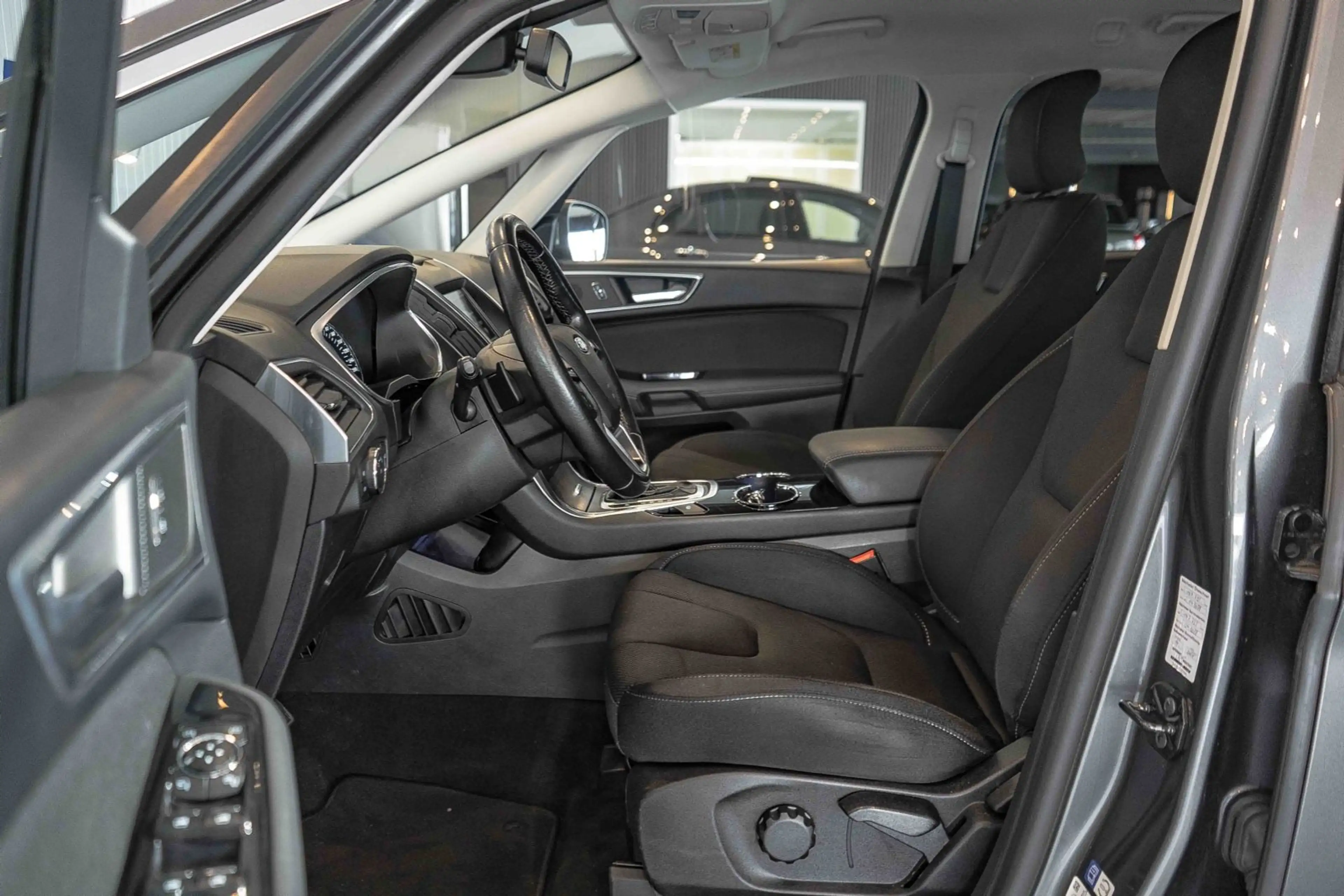 Ford S-Max S-MAX 2.0 TDCi Titanium Automatik AHK Navi LED — photo 13