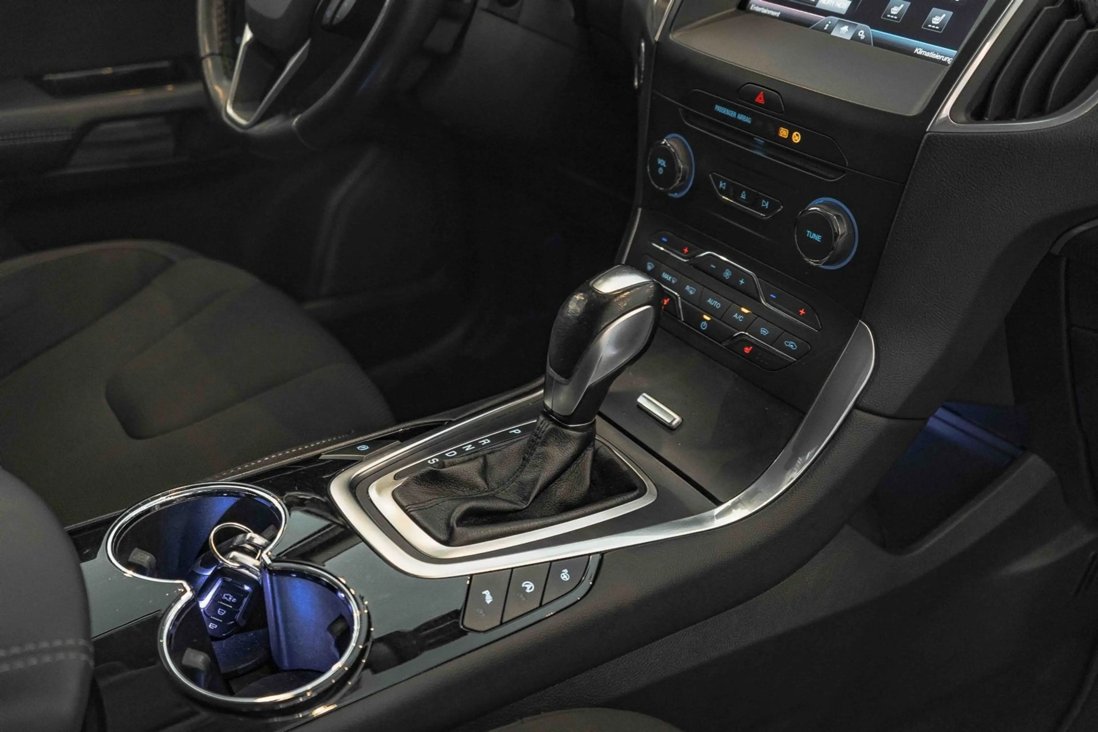 Ford S-Max S-MAX 2.0 TDCi Titanium Automatik AHK Navi LED — photo 15