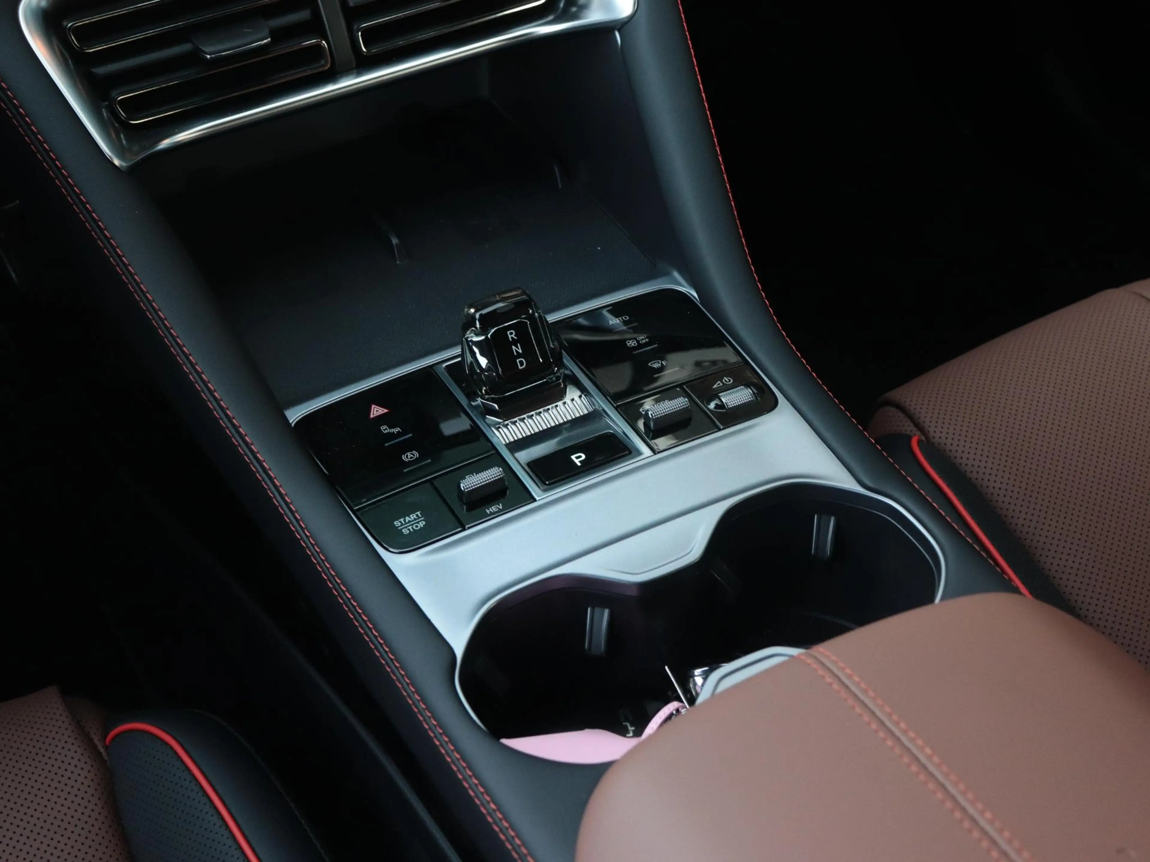 BYD Seal U 1.5 DM-i FWD Boost | Black & Brown interieur | €30 — photo 15