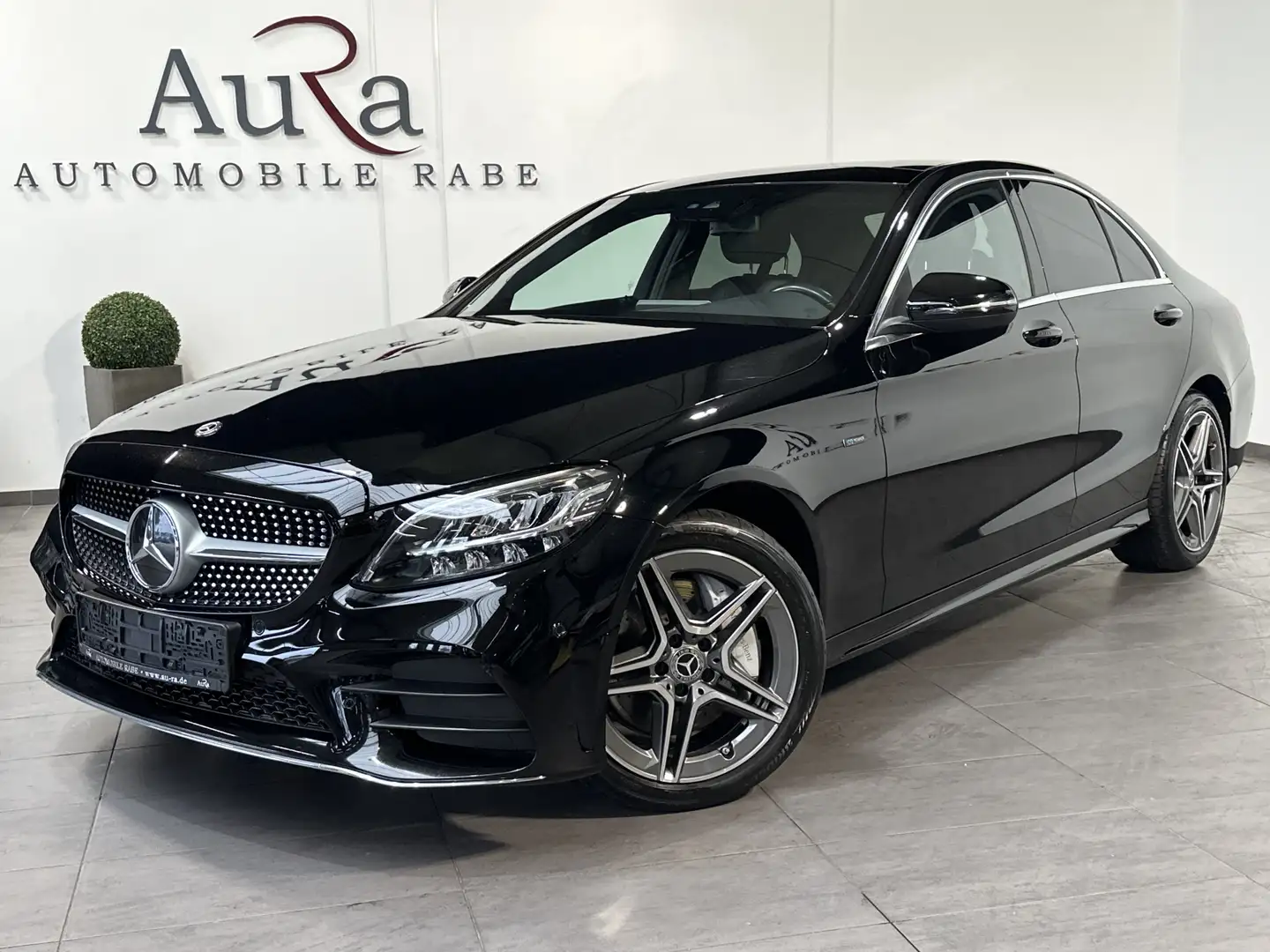 Mercedes-Benz C 300 Limousine AMG-Line NAV+LED+PANO+AHK+ACC Negru - 2